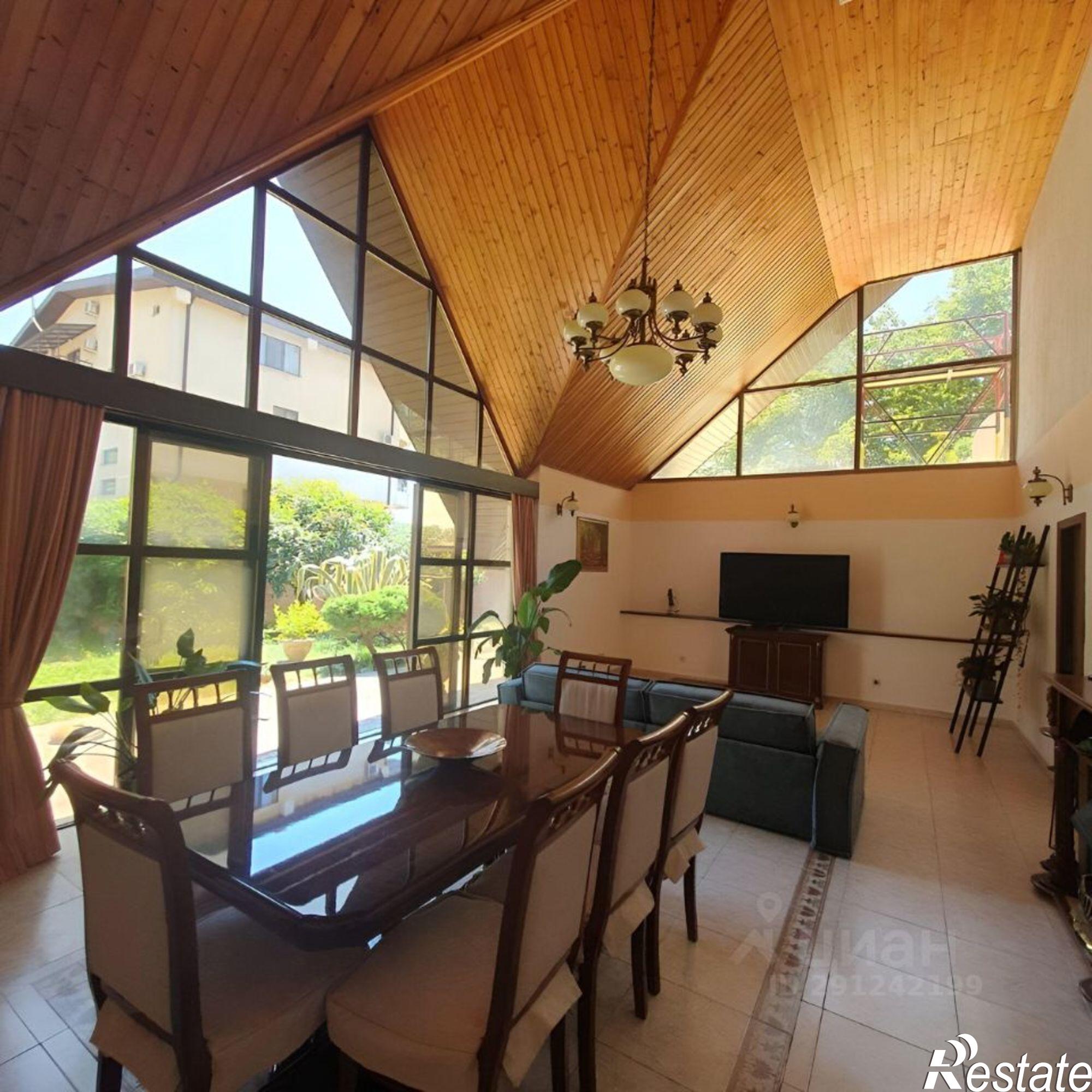 Сдать дачу, дом, коттедж за 240 000 рублей на Лучезарная улица, 14Д