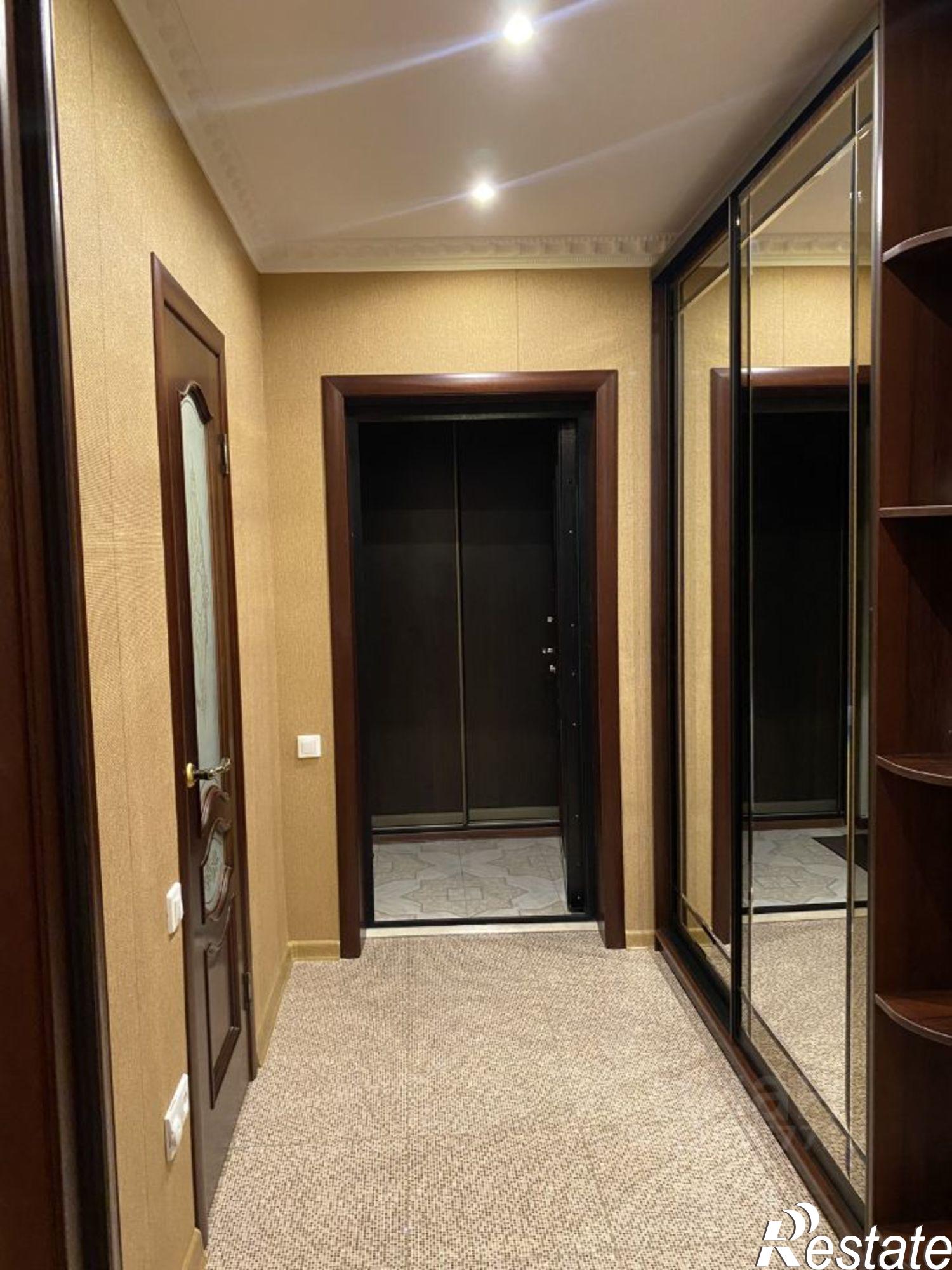 Сдать квартиру за 90 000 рублей на ул Тургенева, 4