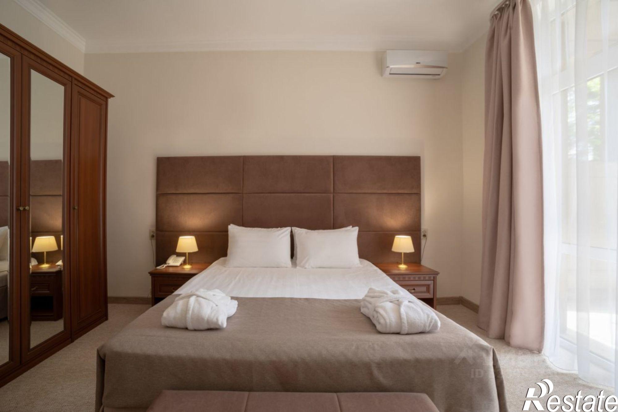 Купить квартиру за 12 000 000 рублей на Ясногорская улица, 92