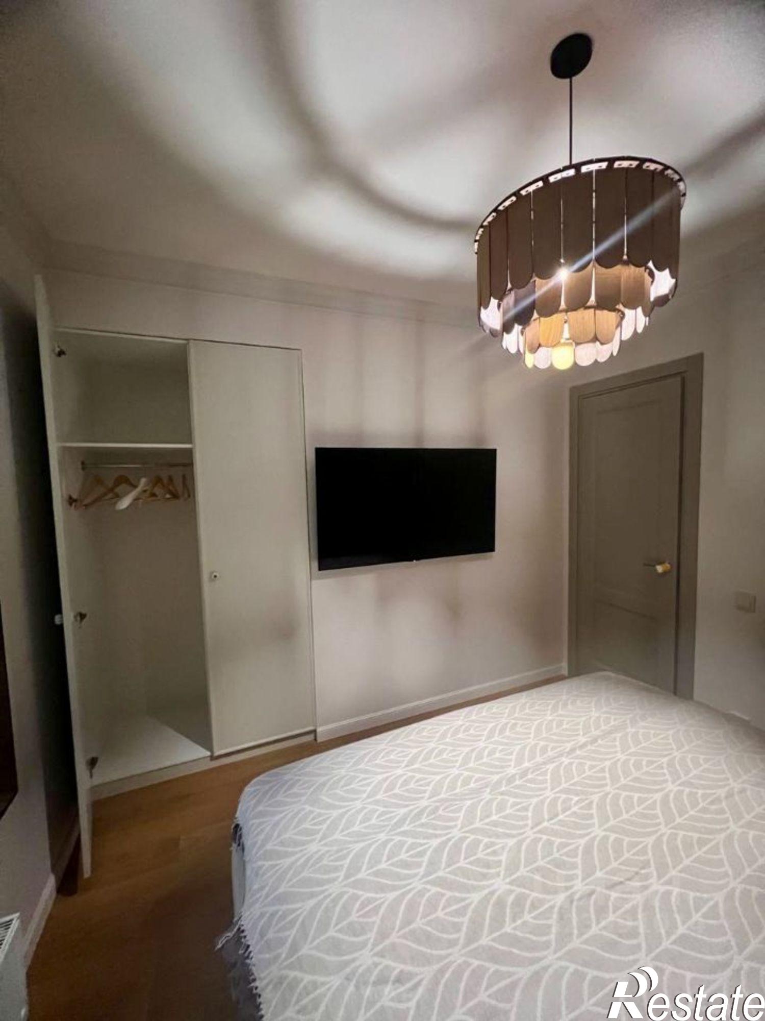 Купить квартиру за 35 000 000 рублей на ул Листопадная, 15/2