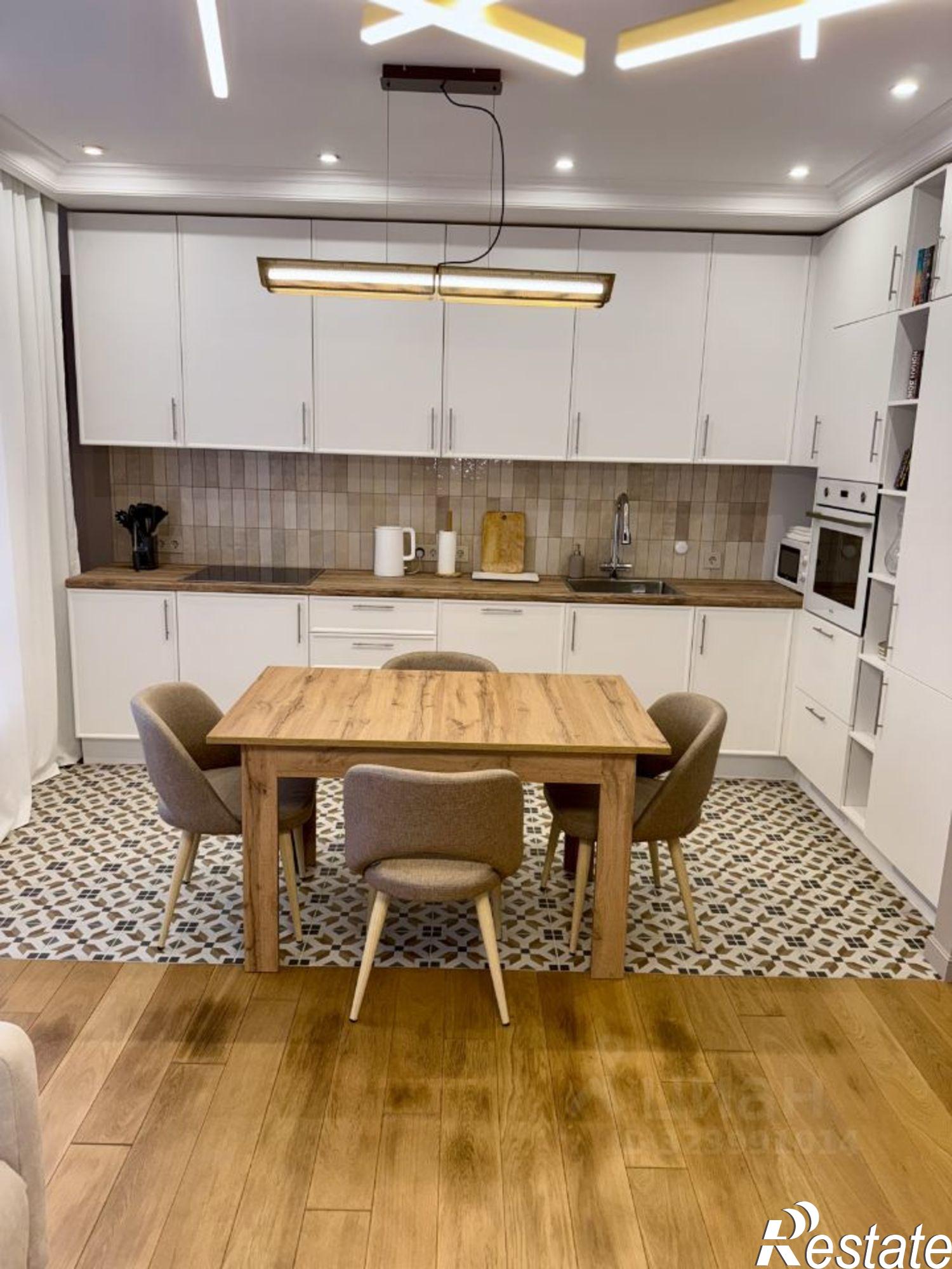 Купить квартиру за 35 000 000 рублей на ул Листопадная, 15/2