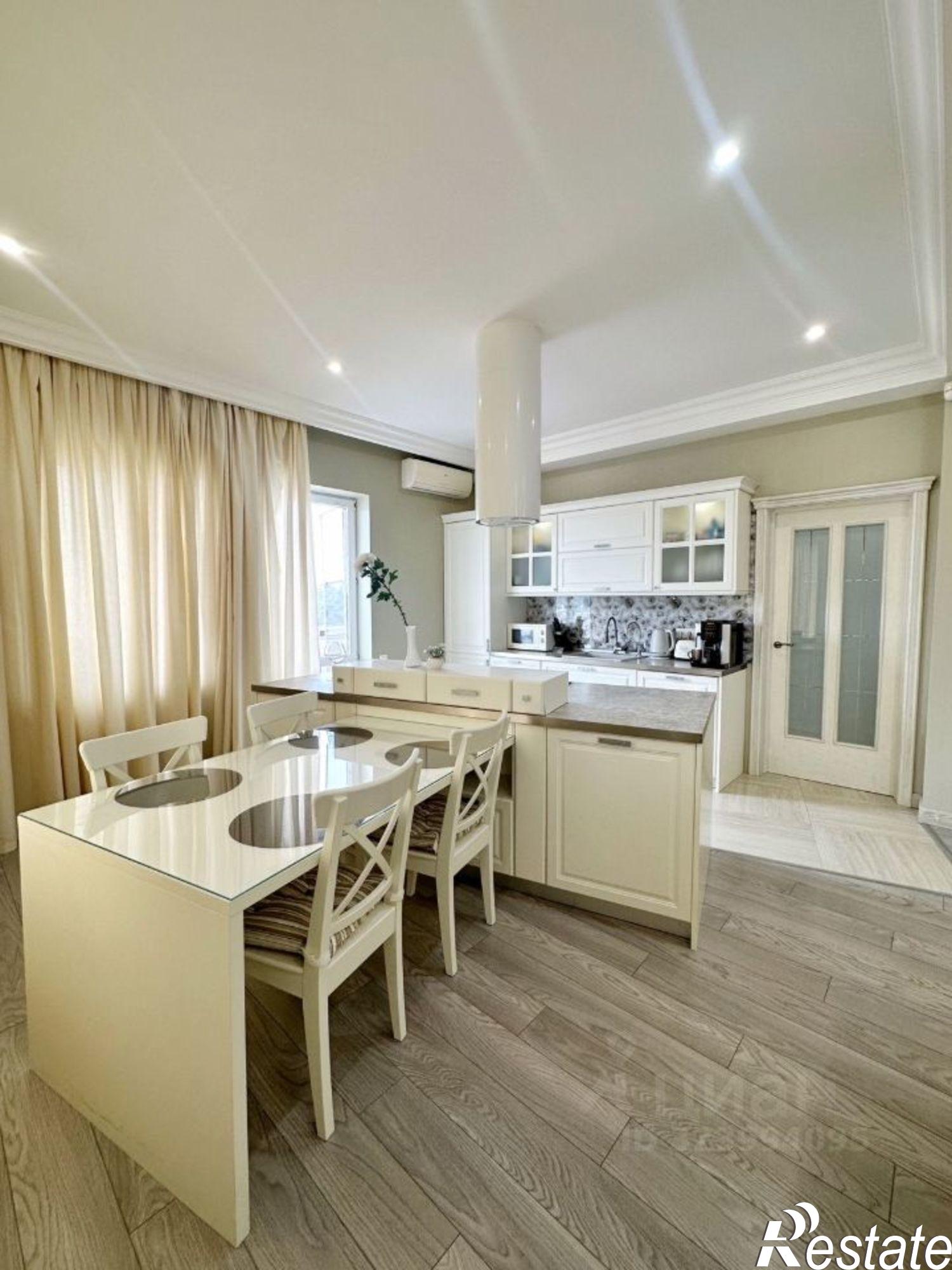 Купить квартиру за 42 000 000 рублей на переулок Рахманинова, 39/12