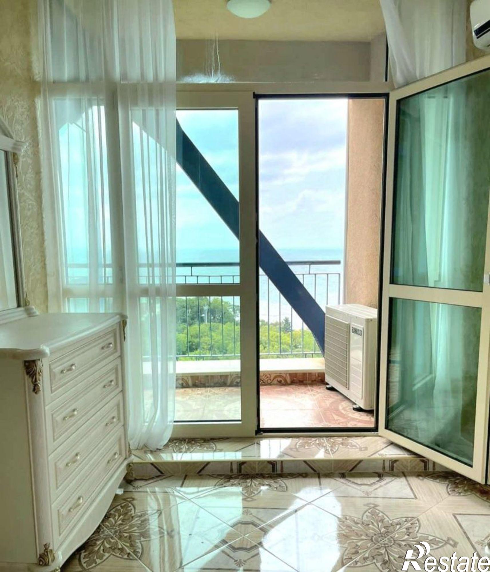 Сдать квартиру за 180 000 рублей на пр-кт Пушкина, 6