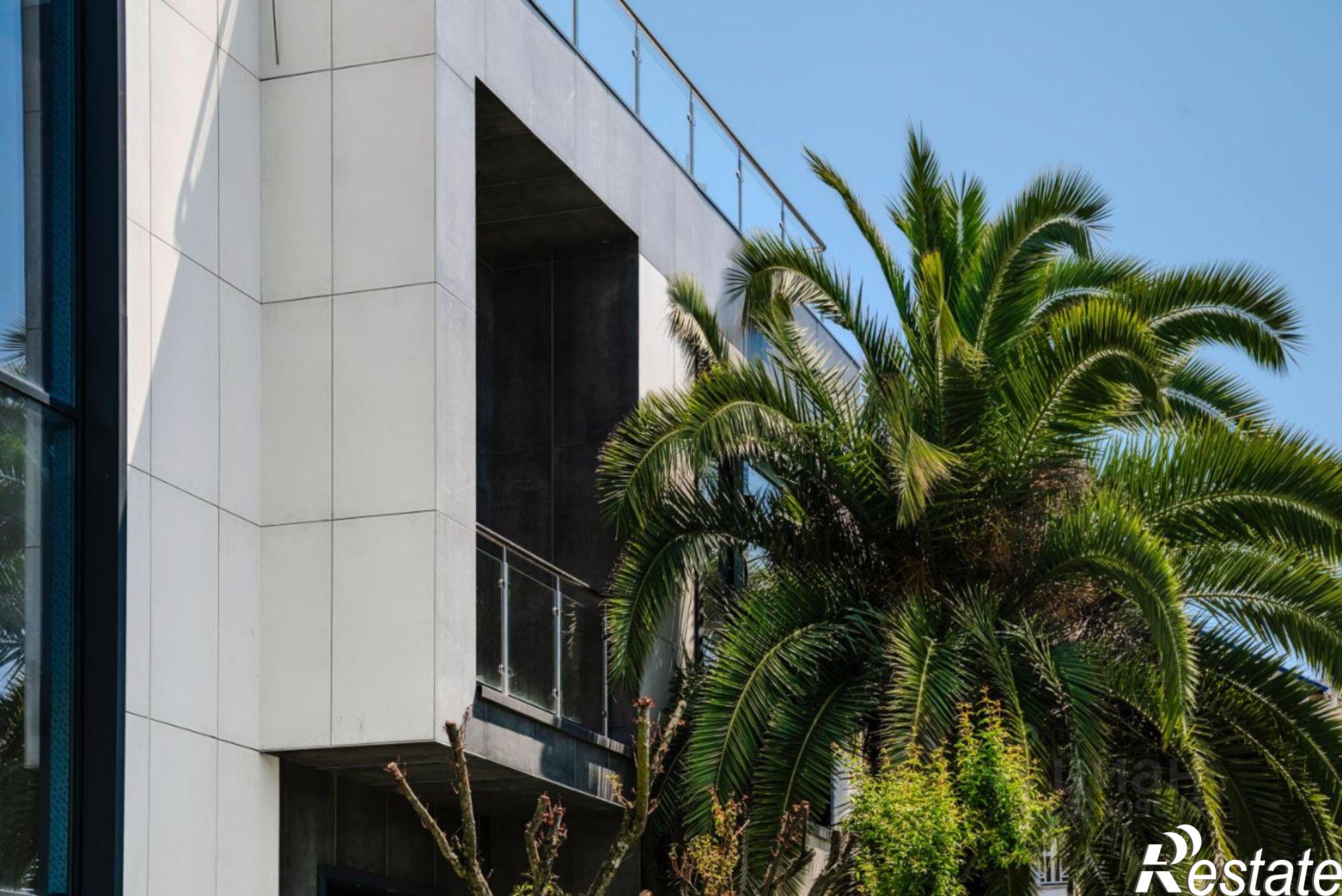 Купить дачу, дом, коттедж за 231 000 000 рублей на Волжская улица, 11