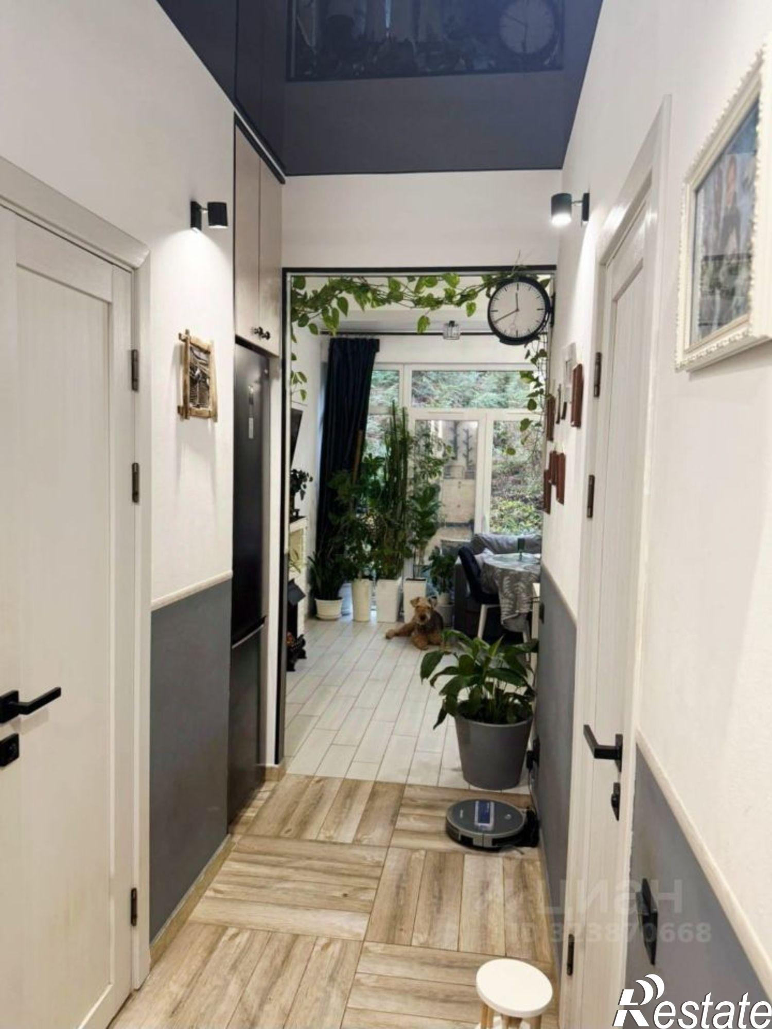 Купить квартиру за 10 500 000 рублей на Российская улица, 19/3