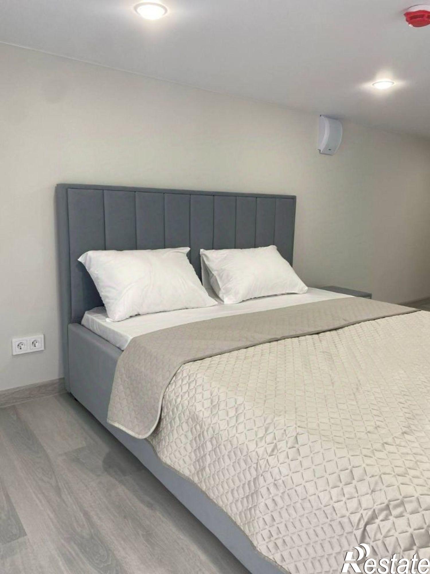 Купить квартиру за 14 000 000 рублей на ул Навагинская, 11