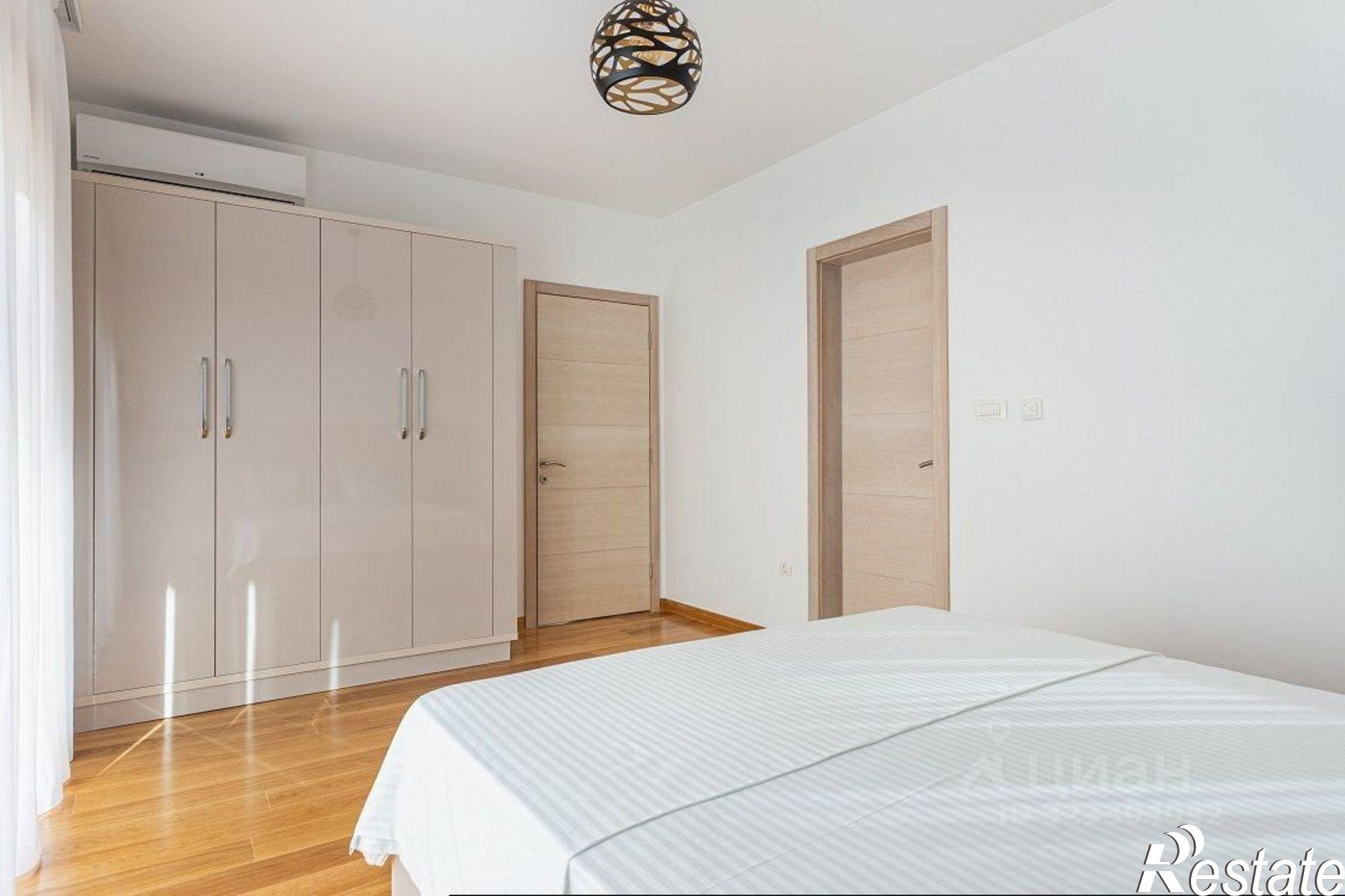 Купить квартиру за 21 500 000 рублей на ул Роз, 48