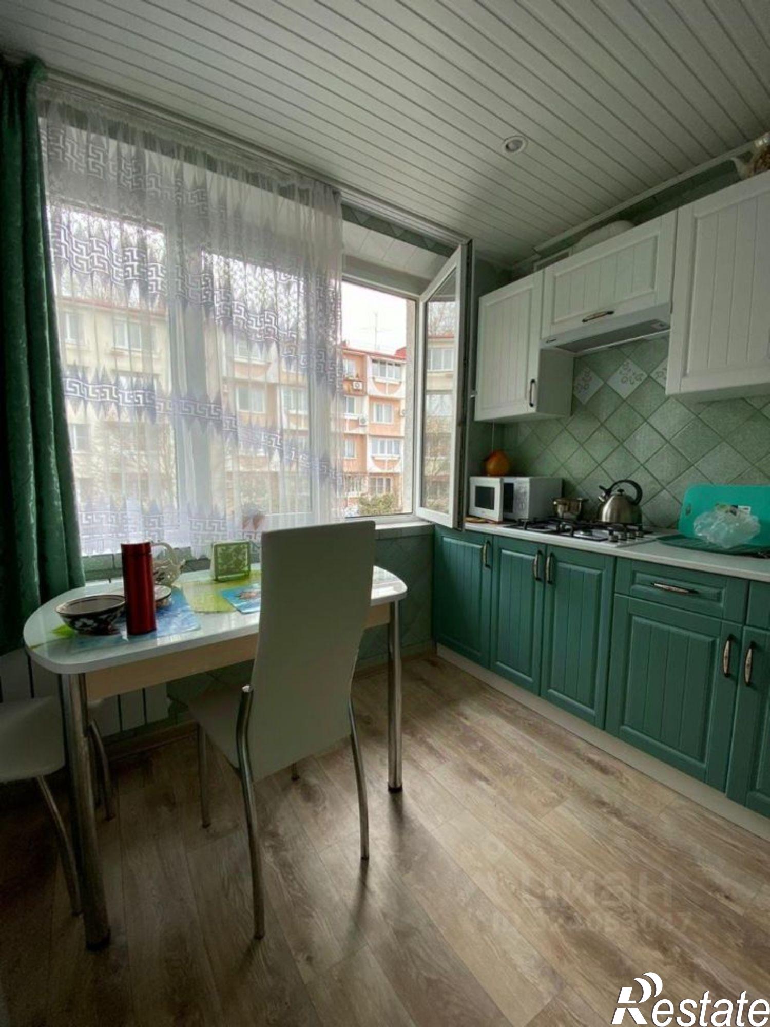 Сдать комнату за 20 000 рублей на Учительская улица, 28