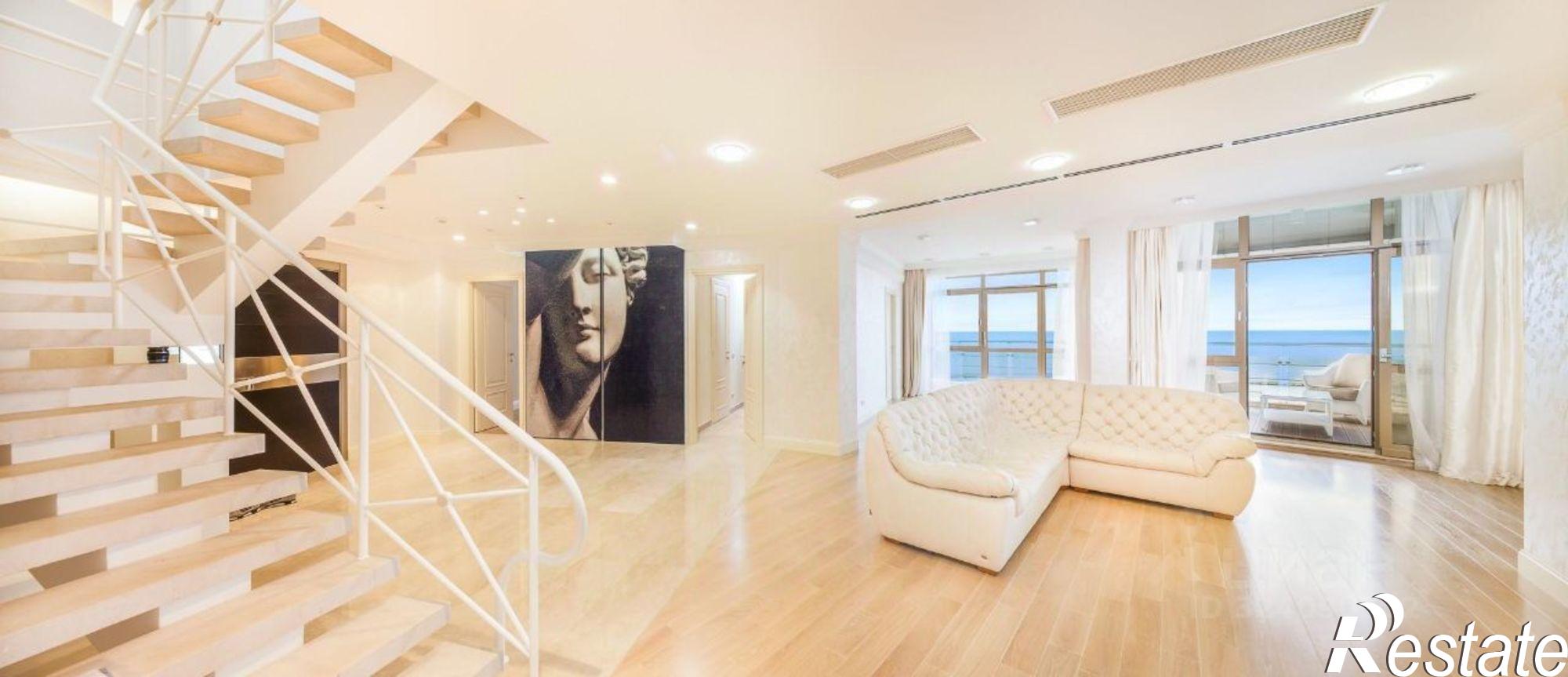 Купить квартиру за 40 000 000 рублей на Морской переулок, 1/1