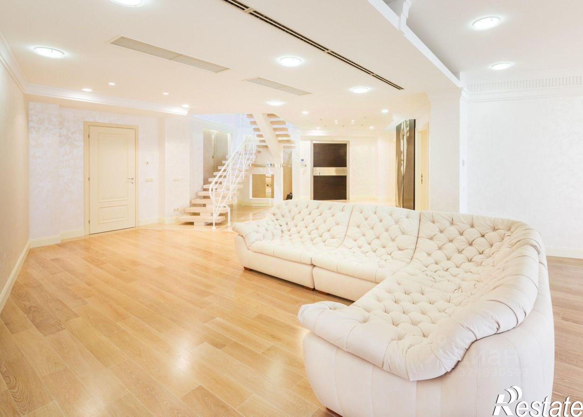 Купить квартиру за 40 000 000 рублей на Морской переулок, 1/1