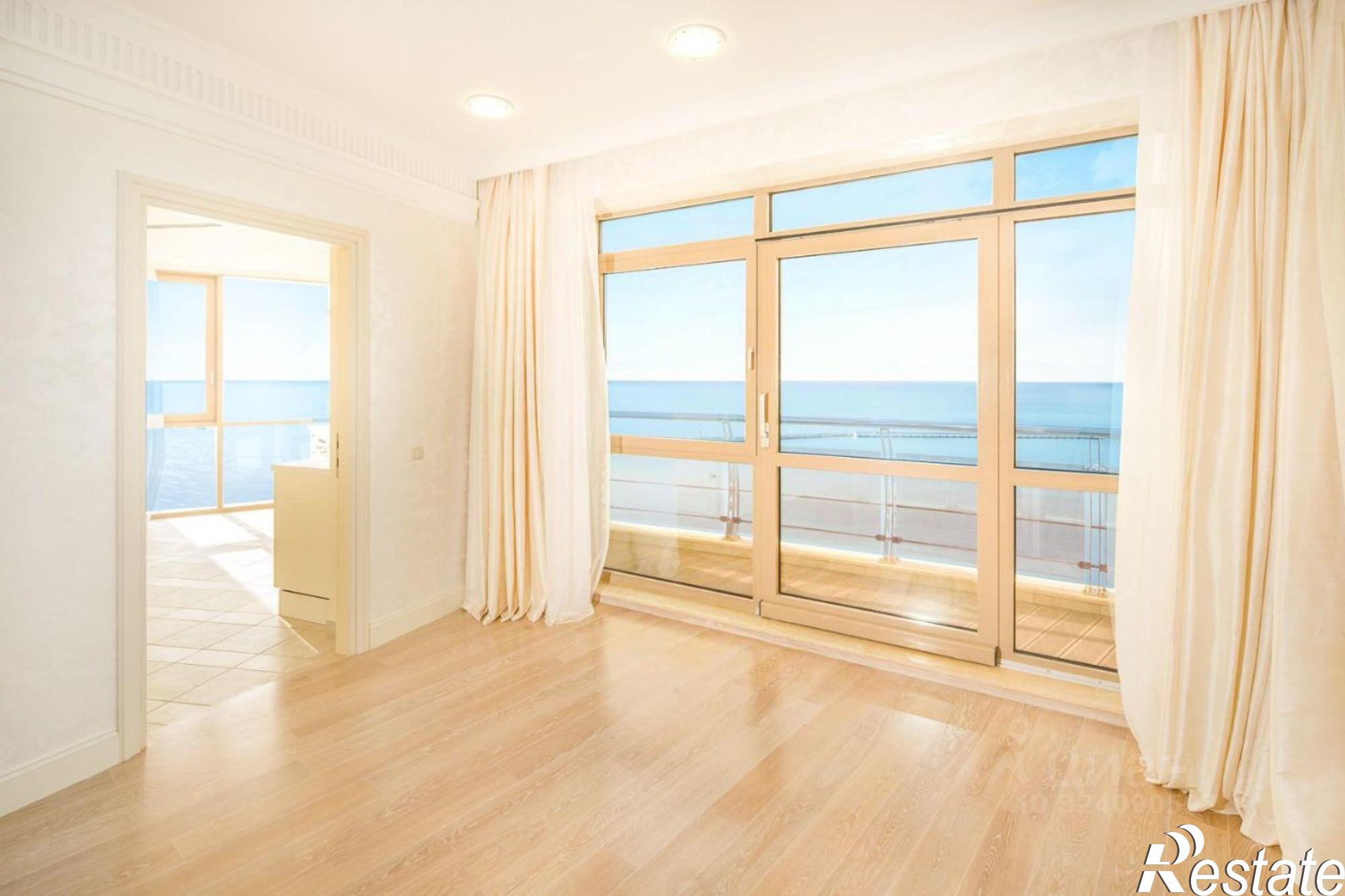 Купить квартиру за 40 000 000 рублей на Морской переулок, 1/1