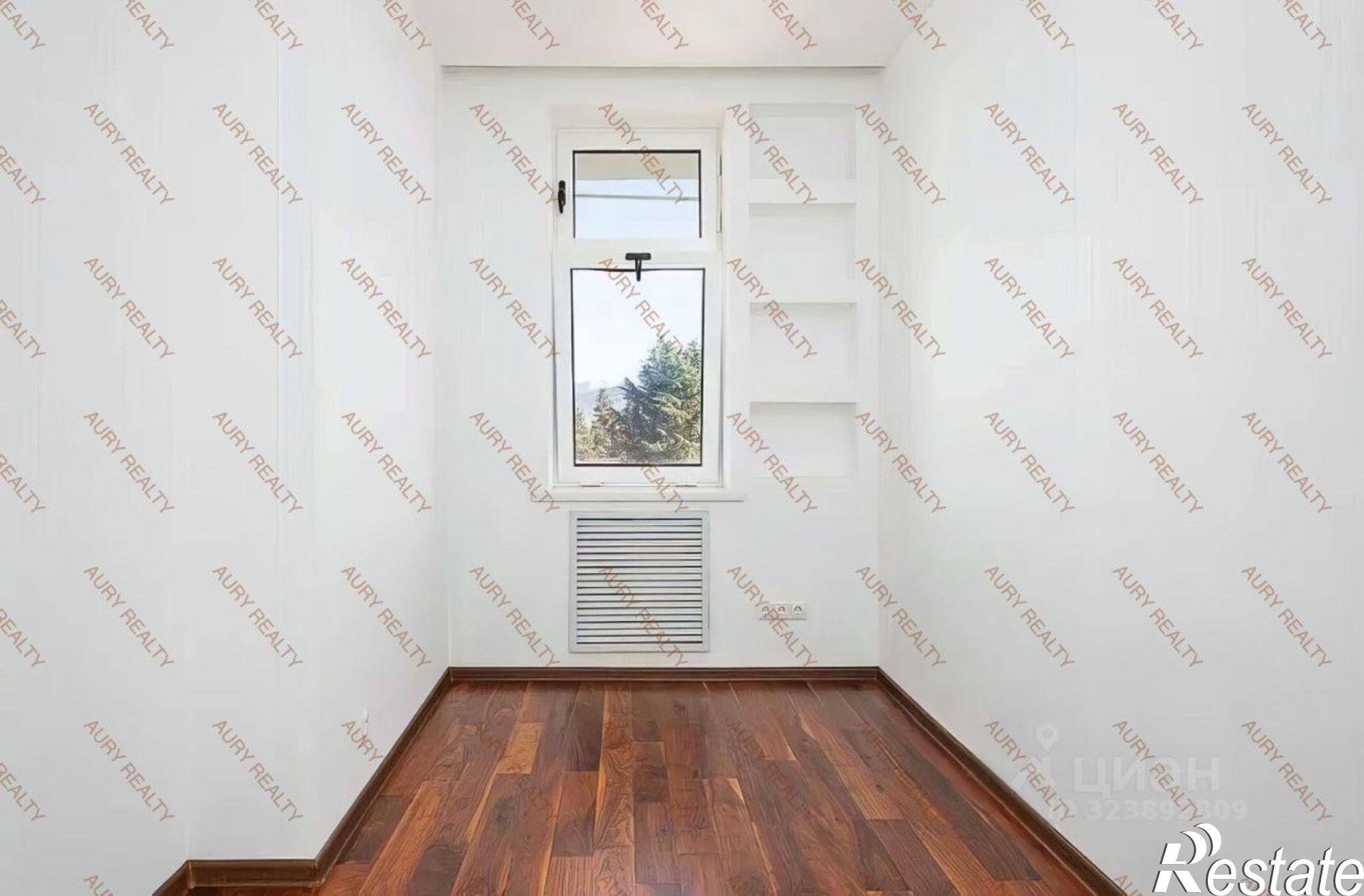 Купить квартиру за 18 000 000 рублей на улица Роз, 52