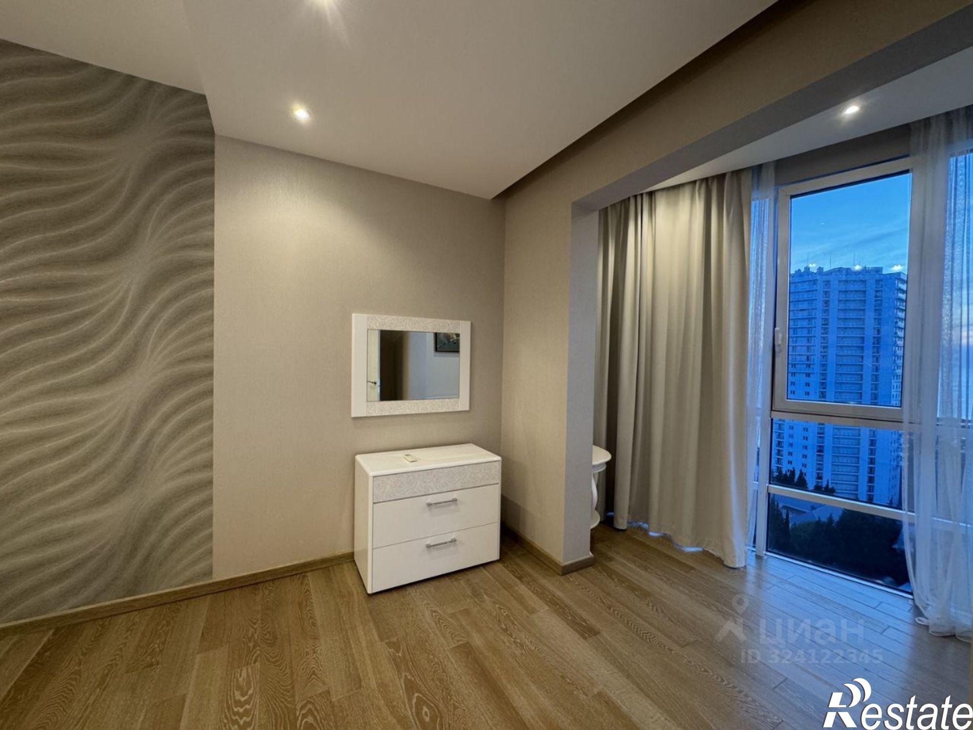 Сдать квартиру за 130 000 рублей на Гагринская улица, 10