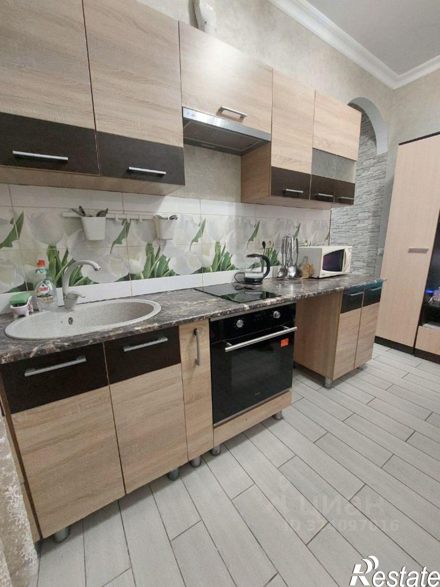 Сдать квартиру за 27 000 рублей на ул Виноградная, 176