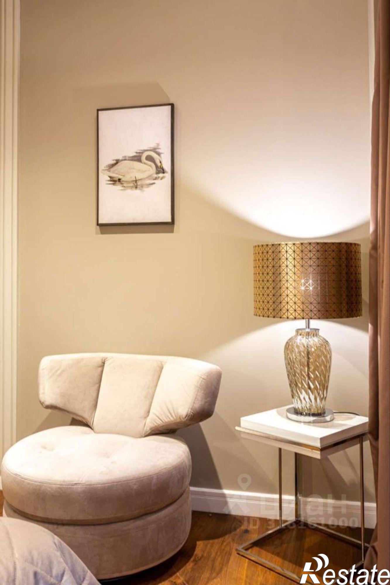 Купить квартиру за 27 380 000 рублей на ул Листопадная, 2