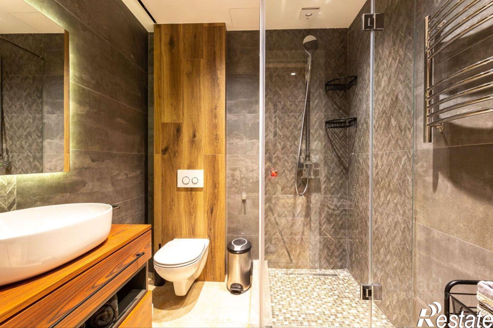 Купить квартиру за 27 380 000 рублей на ул Листопадная, 2