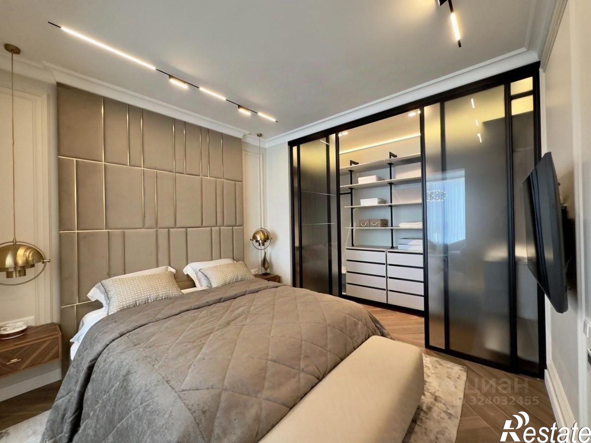 Купить квартиру за 17 500 000 рублей на Гагринская улица, 10