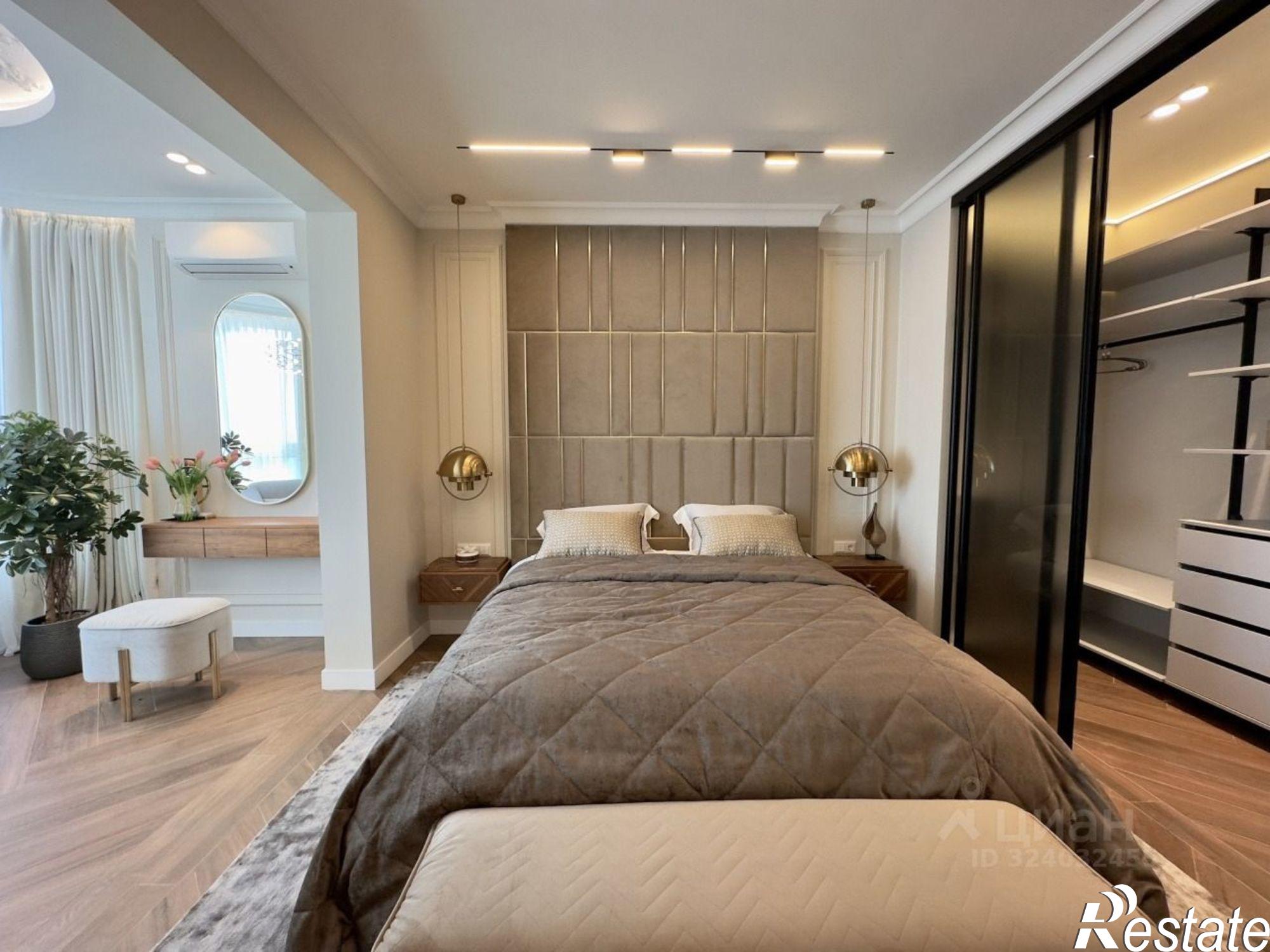 Купить квартиру за 17 500 000 рублей на Гагринская улица, 10