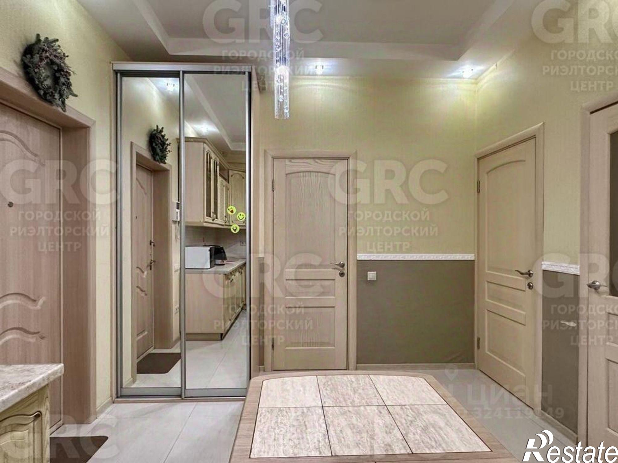 Купить квартиру за 15 000 000 рублей на Анапская улица, 3/12