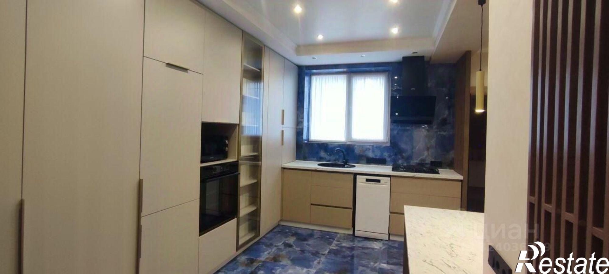 Купить квартиру за 35 000 000 рублей на Морской переулок, 12