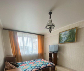 комната 80 кв м Учительская улица, 28