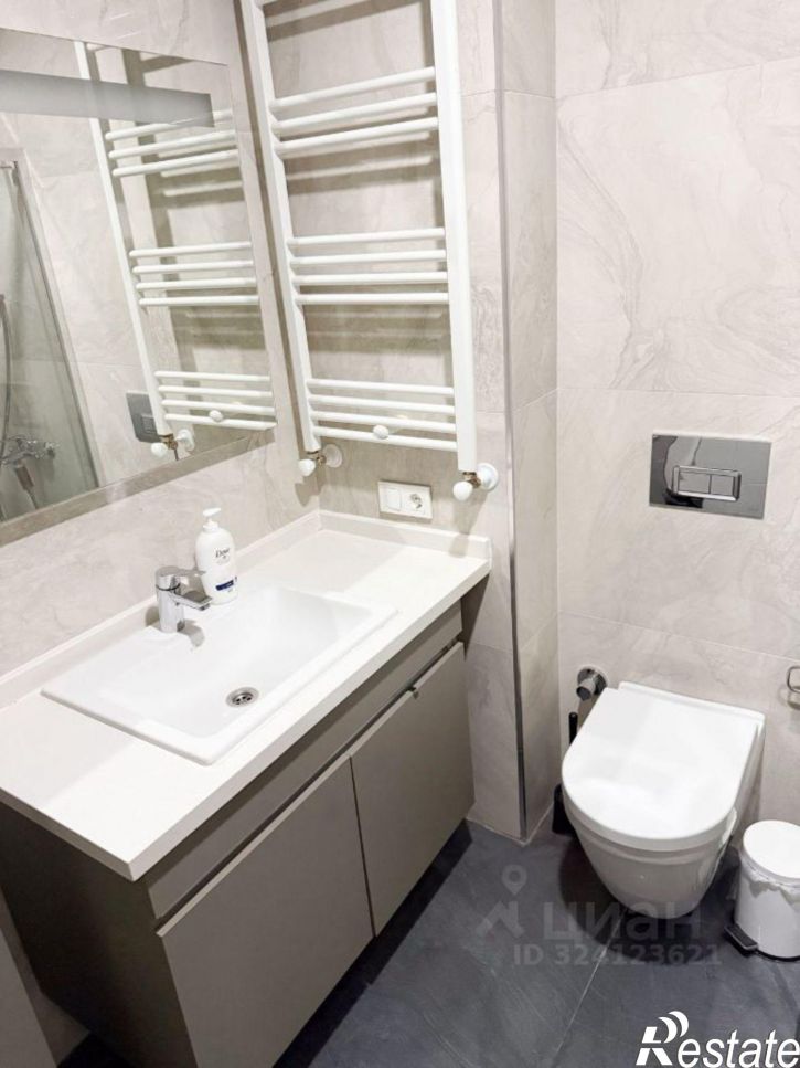 3-комн квартира Учительская улица, 10,  д. 10