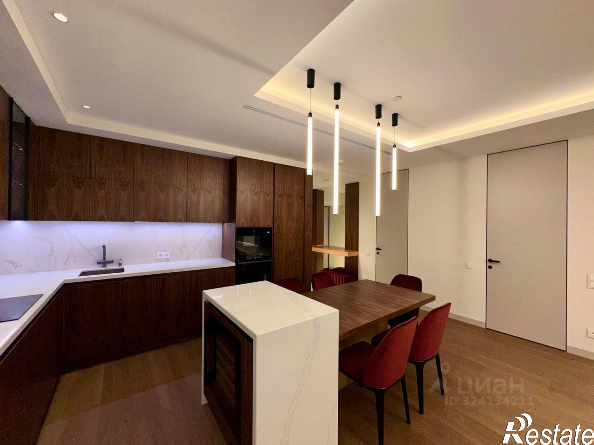 Купить квартиру за 30 000 000 рублей на ул Орджоникидзе, 17