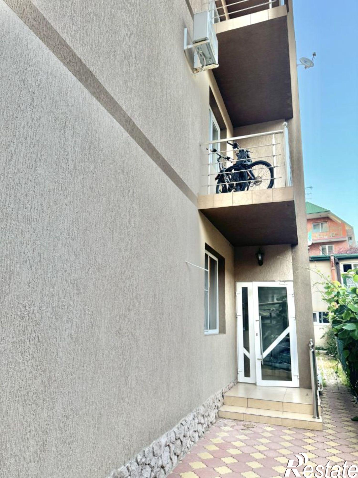 Купить квартиру за 35 000 000 рублей на ул Крупской, 32