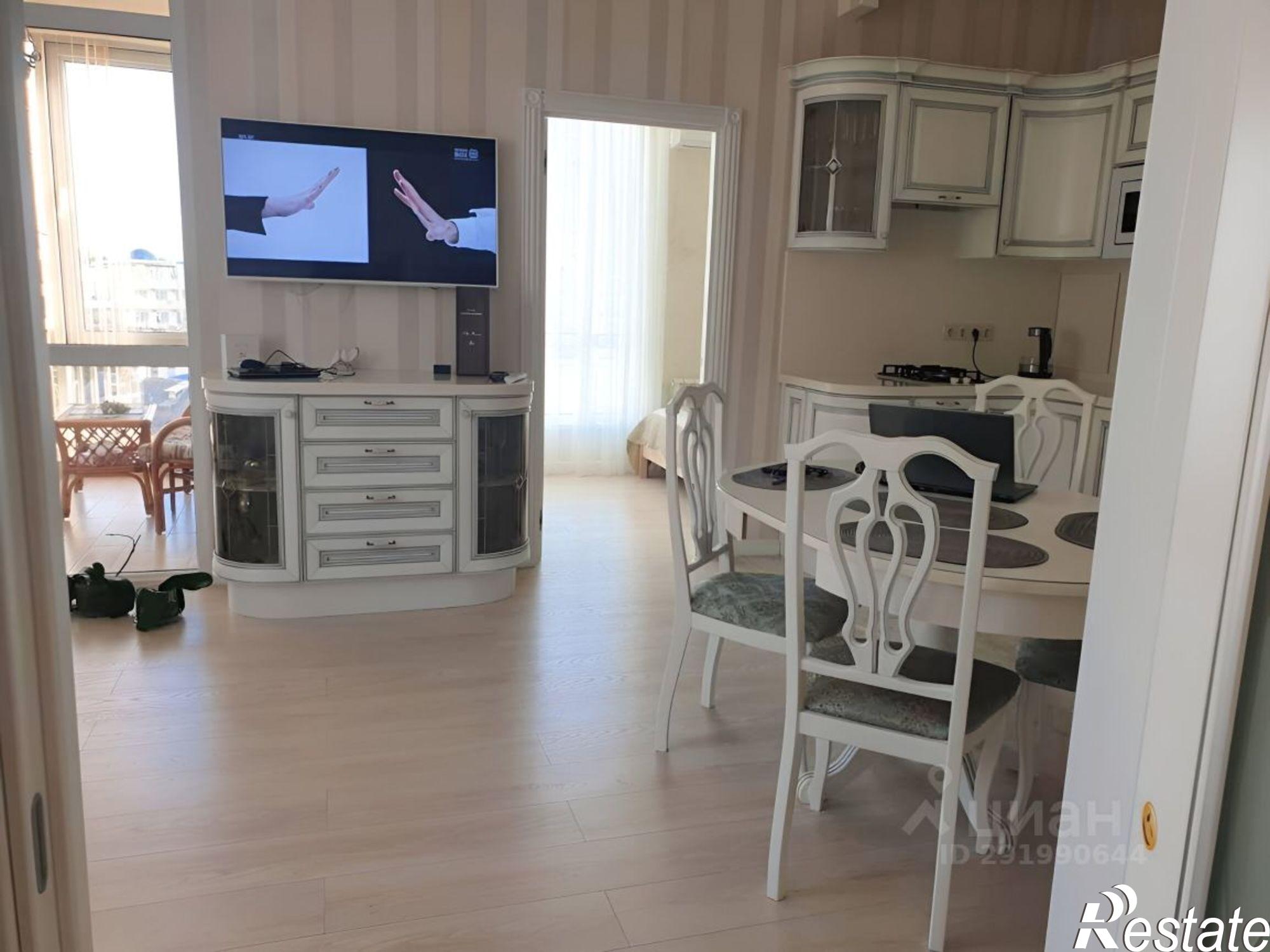 Сдать квартиру за 90 000 рублей на ул Альпийская, 1/4