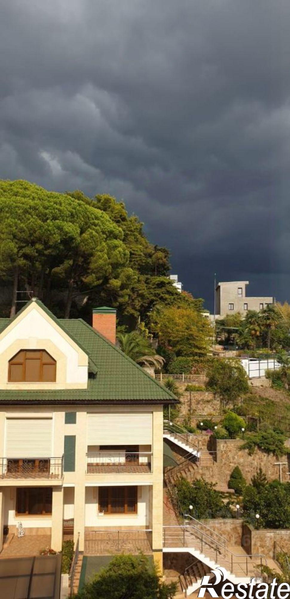 Сдать квартиру за 90 000 рублей на ул Альпийская, 1/4