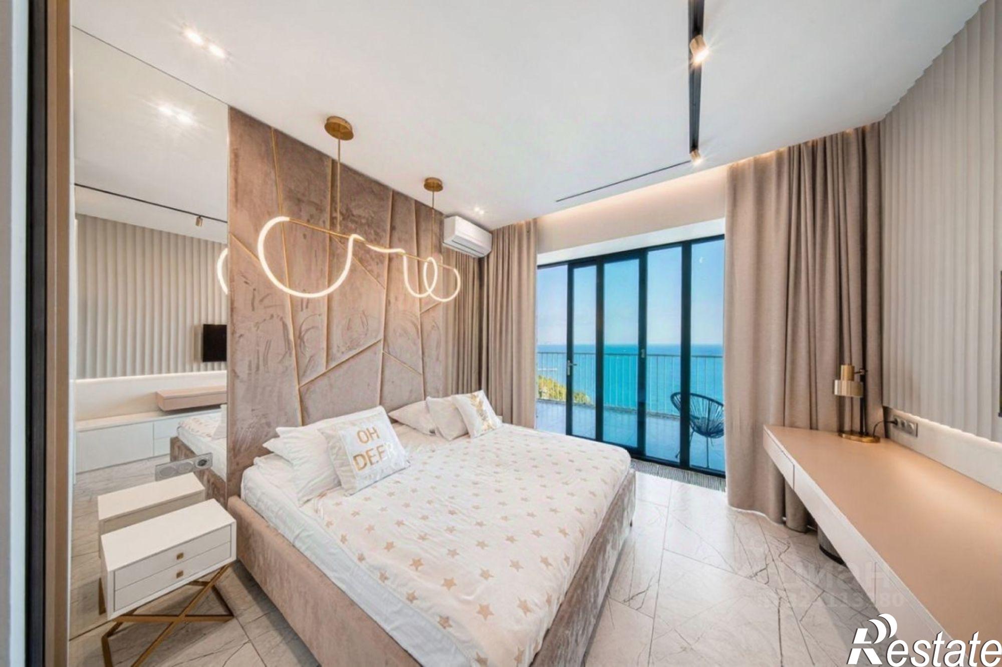 Купить квартиру за 35 000 000 рублей на Курортный проспект, 105