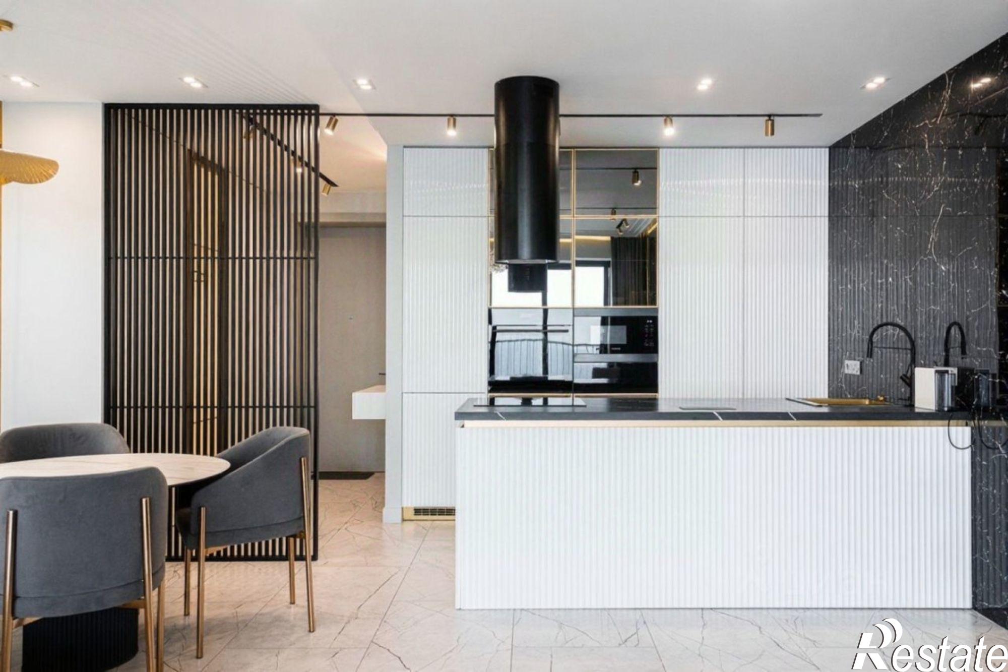 Купить квартиру за 35 000 000 рублей на Курортный проспект, 105