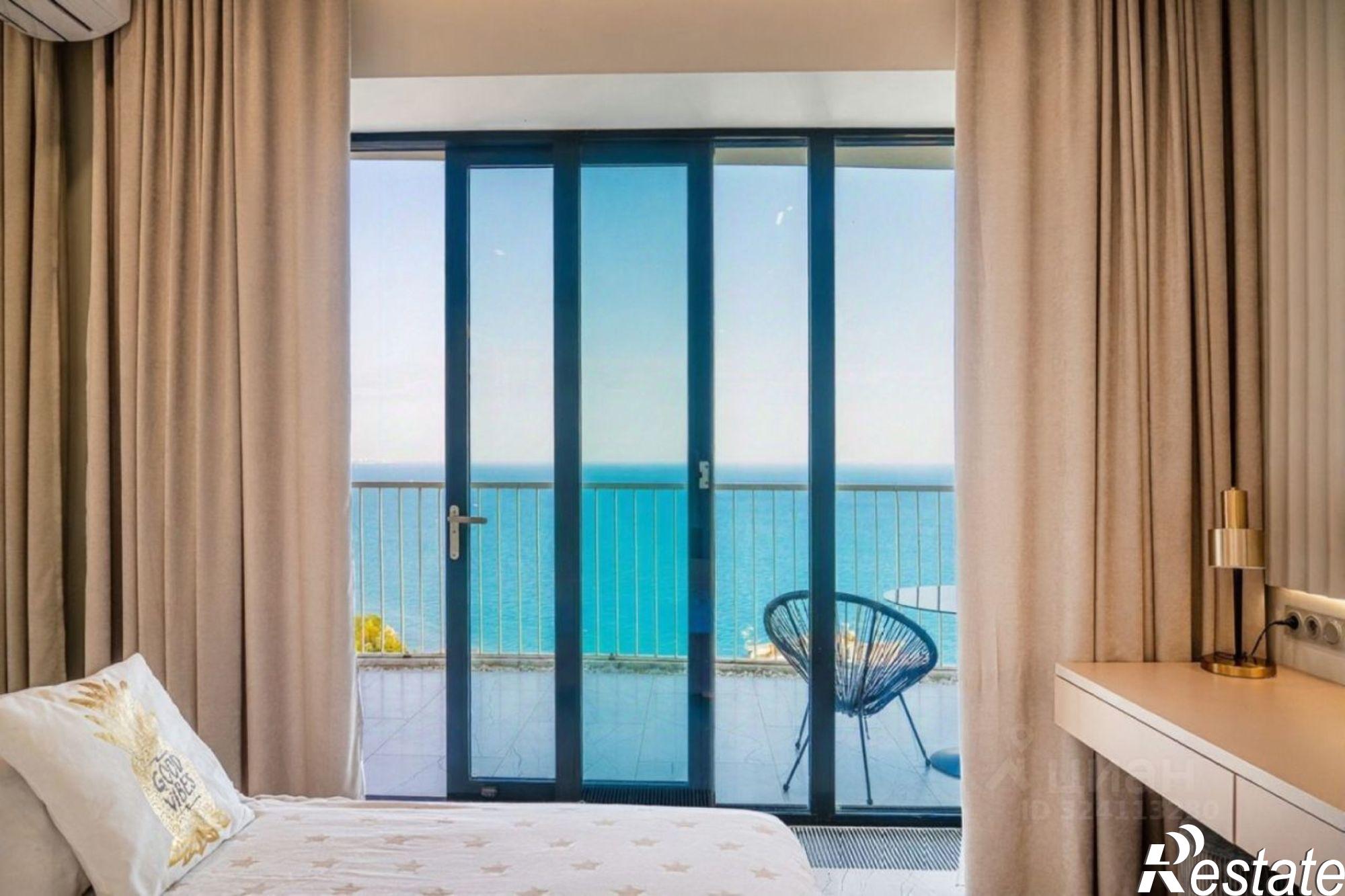 Купить квартиру за 35 000 000 рублей на Курортный проспект, 105