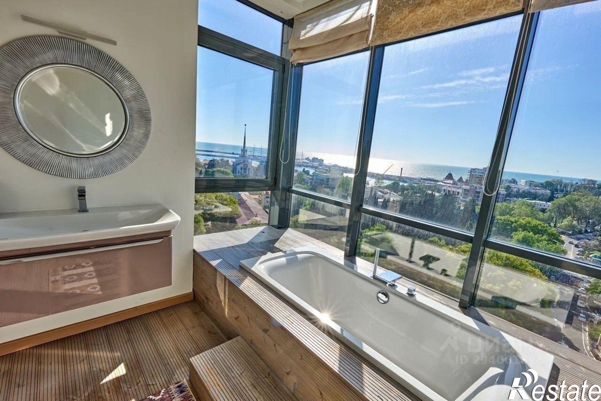 Сдать квартиру за 200 000 рублей на улица Войкова, 21