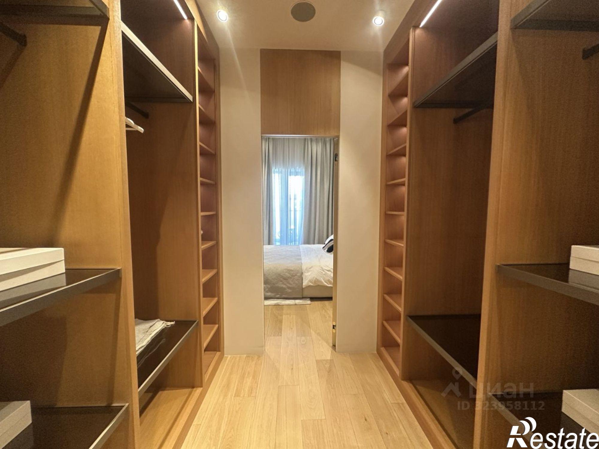 Купить квартиру за 31 000 000 рублей на наб Полянка, 2