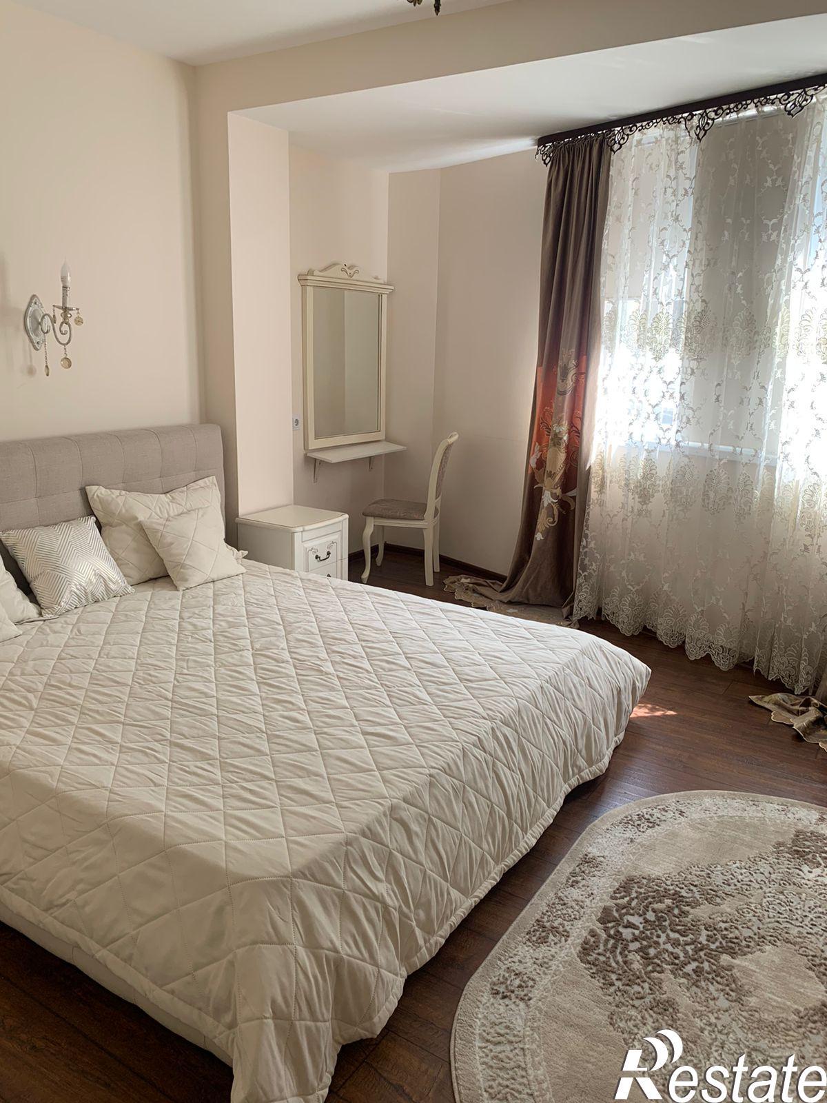 Купить квартиру за 9 990 000 рублей на Клубничная, 76