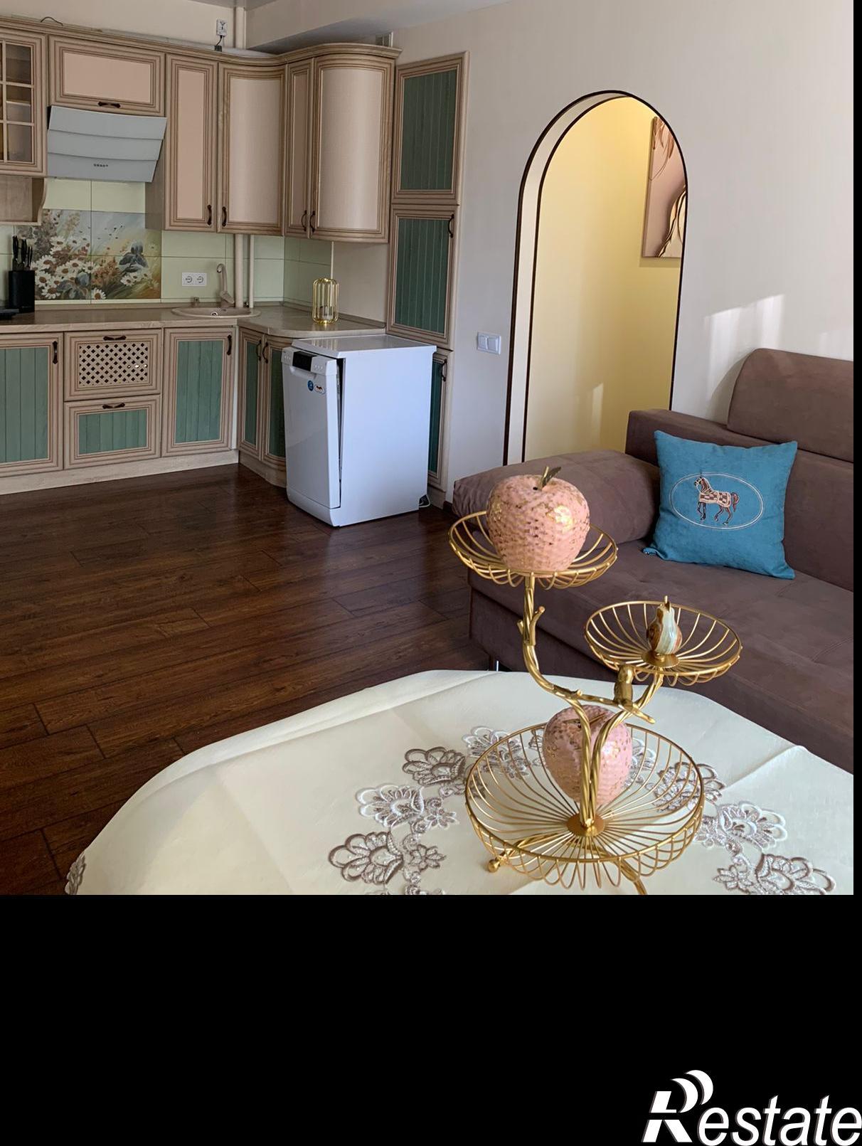 Купить квартиру за 9 990 000 рублей на Клубничная, 76