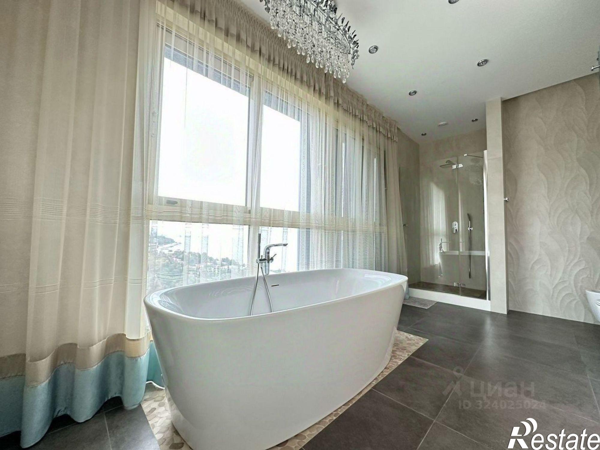 Купить квартиру за 16 000 000 рублей на ул Гагринская, 3/8