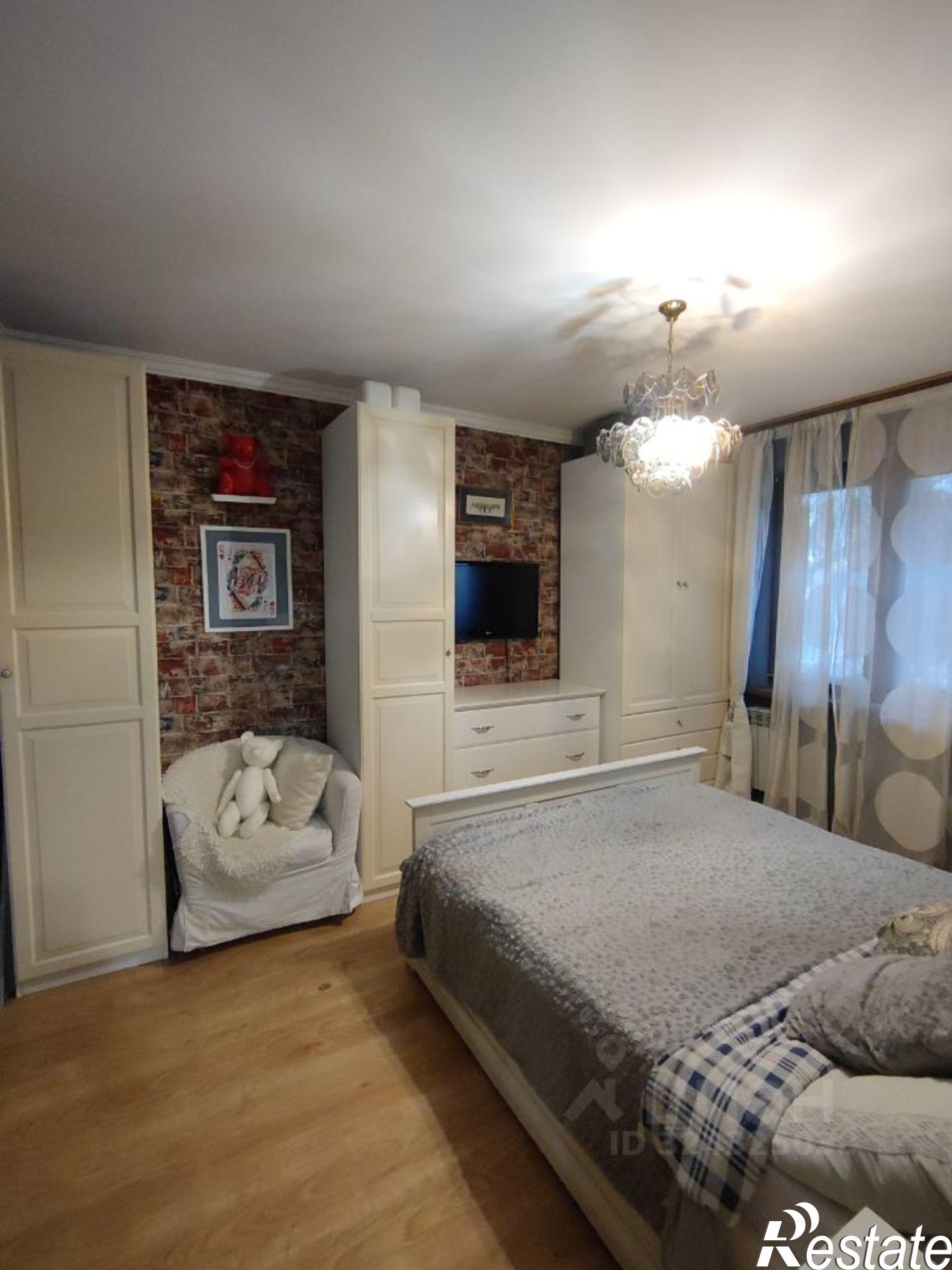 Сдать квартиру за 75 000 рублей на улица Ульянова, 73