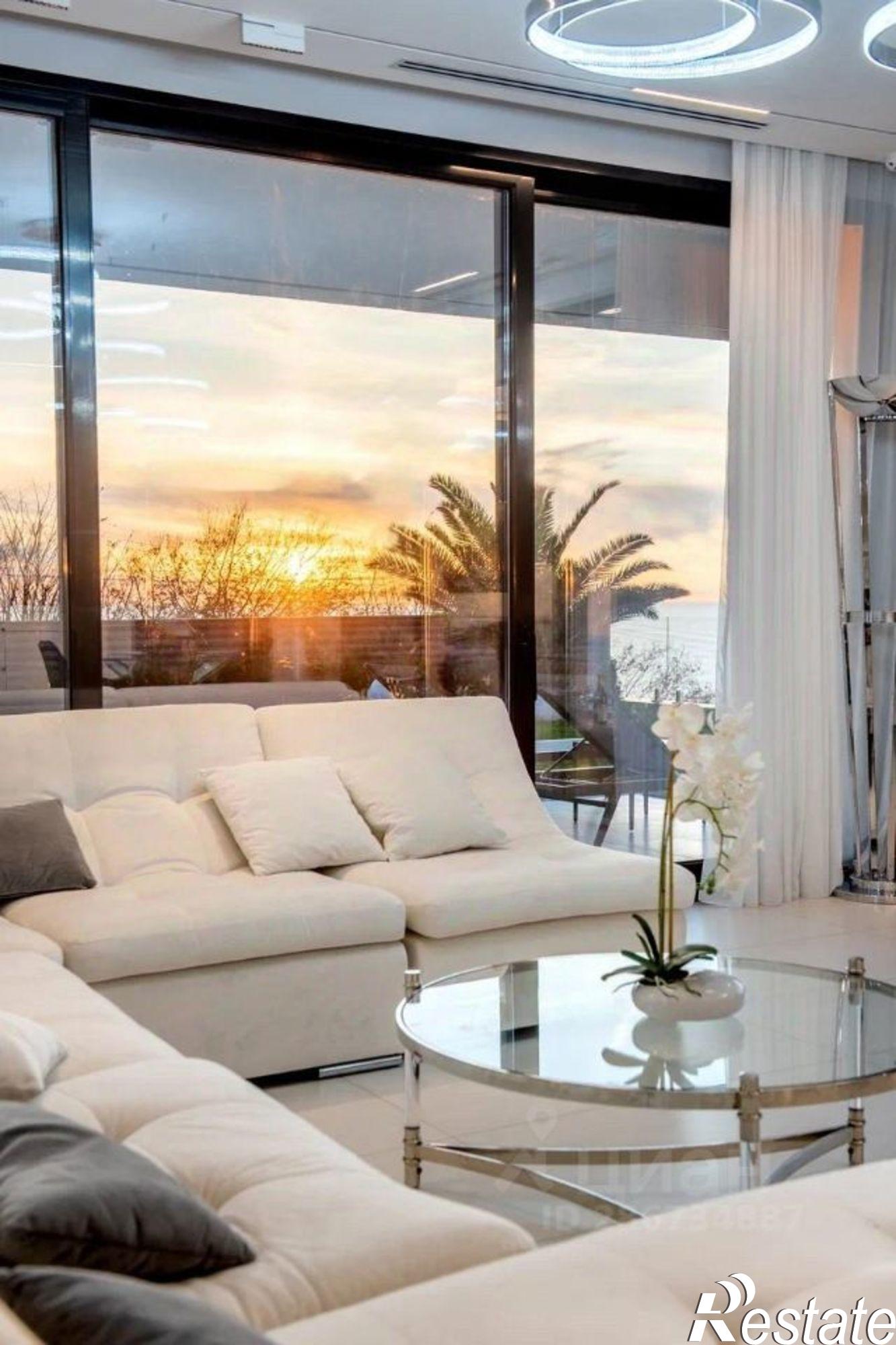 Сдать дачу, дом, коттедж за 2 200 000 рублей на Пасечная улица, 12