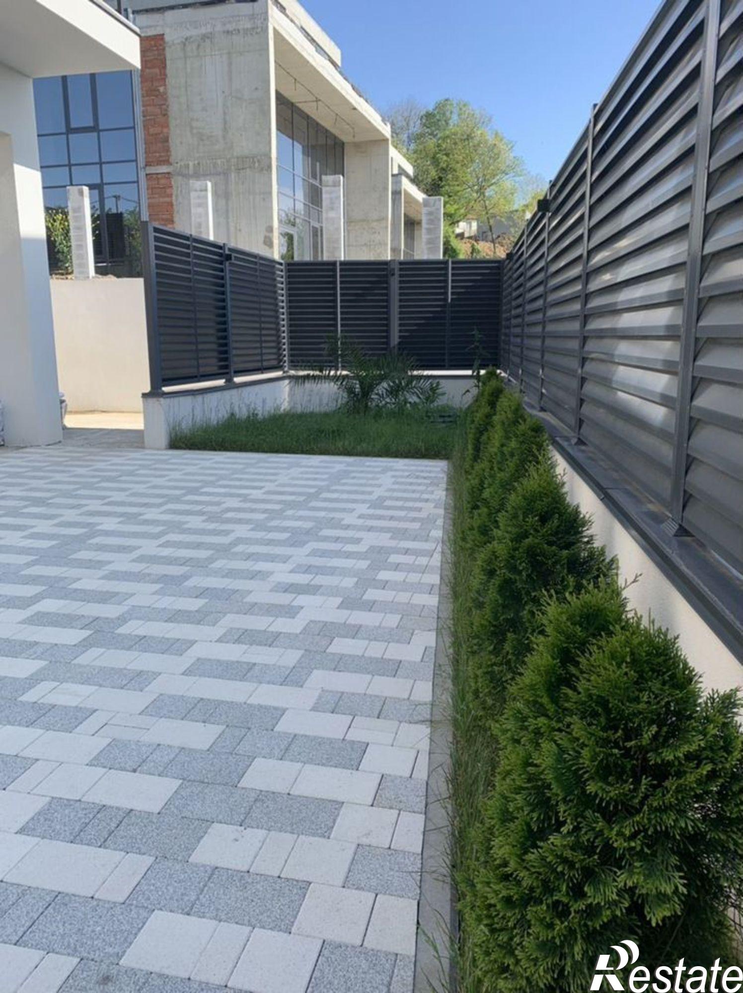 Купить дачу, дом, коттедж за 32 000 000 рублей на ул Владимировская, 23А