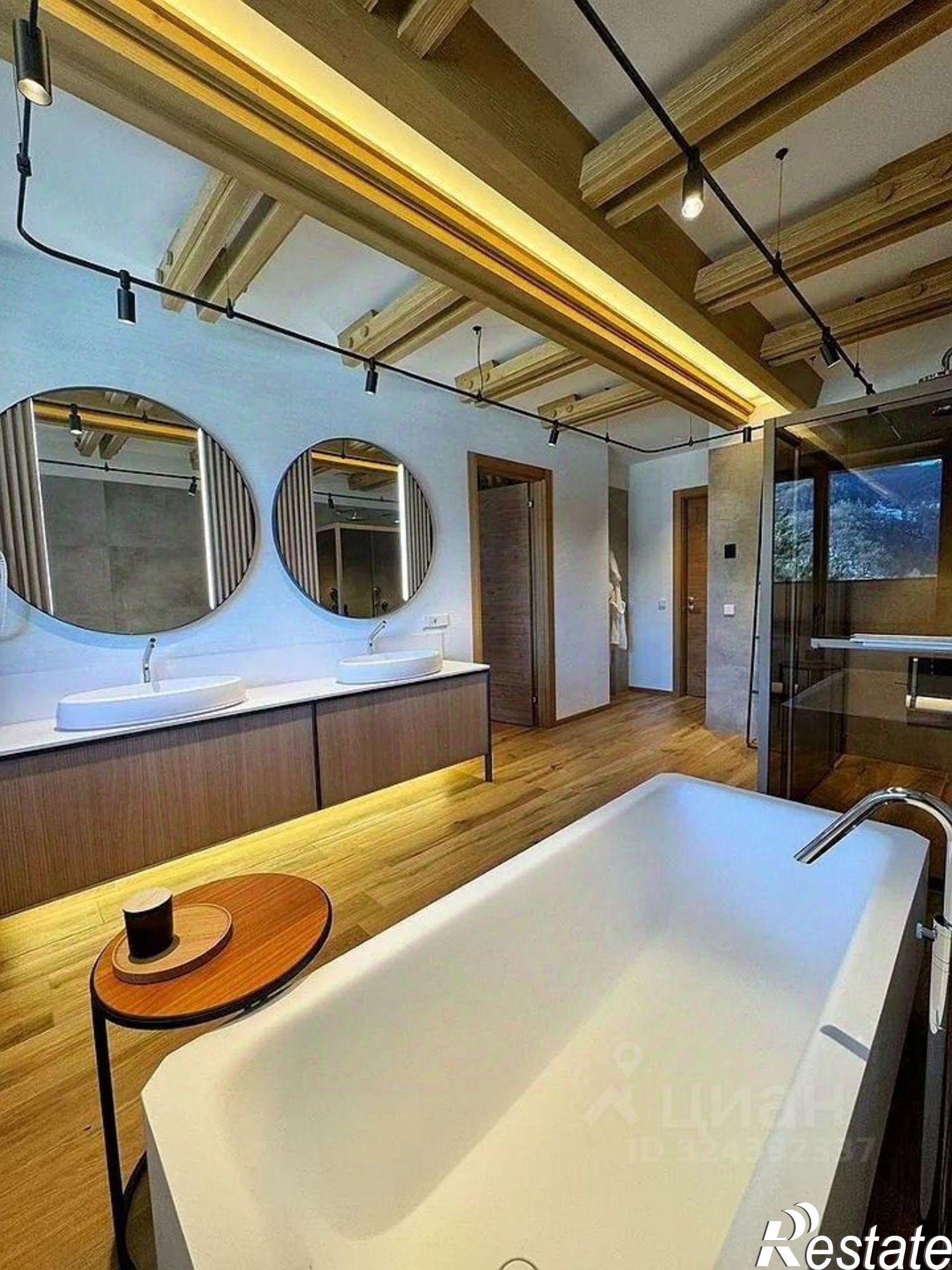 Купить квартиру за 28 500 000 рублей на ул Защитников Кавказа, 77/2 9