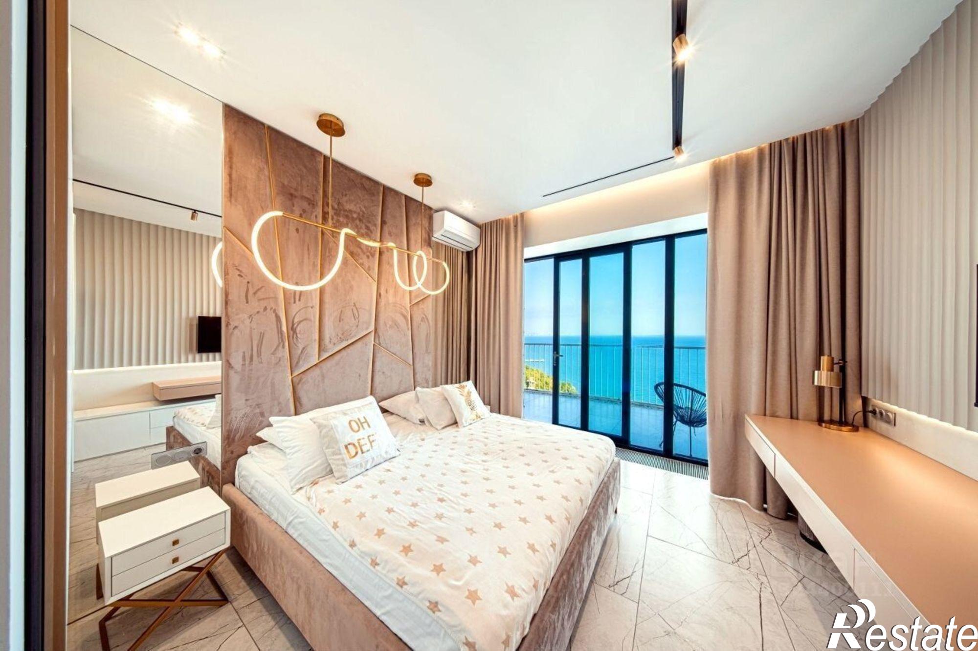 Купить квартиру за 8 800 000 рублей на Курортный проспект, 105