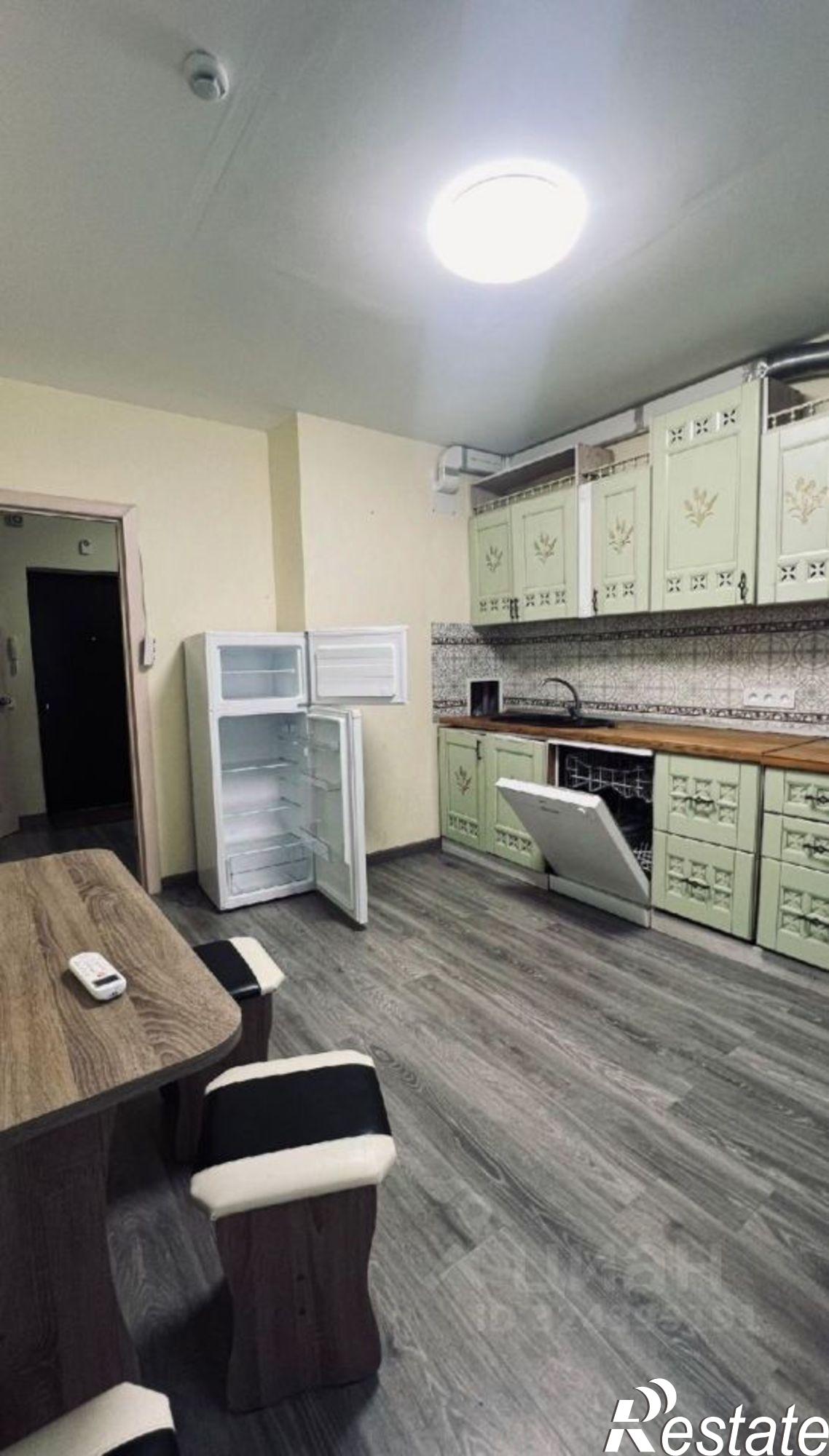 Купить квартиру за 14 800 000 рублей на ул Тепличная, 63 2