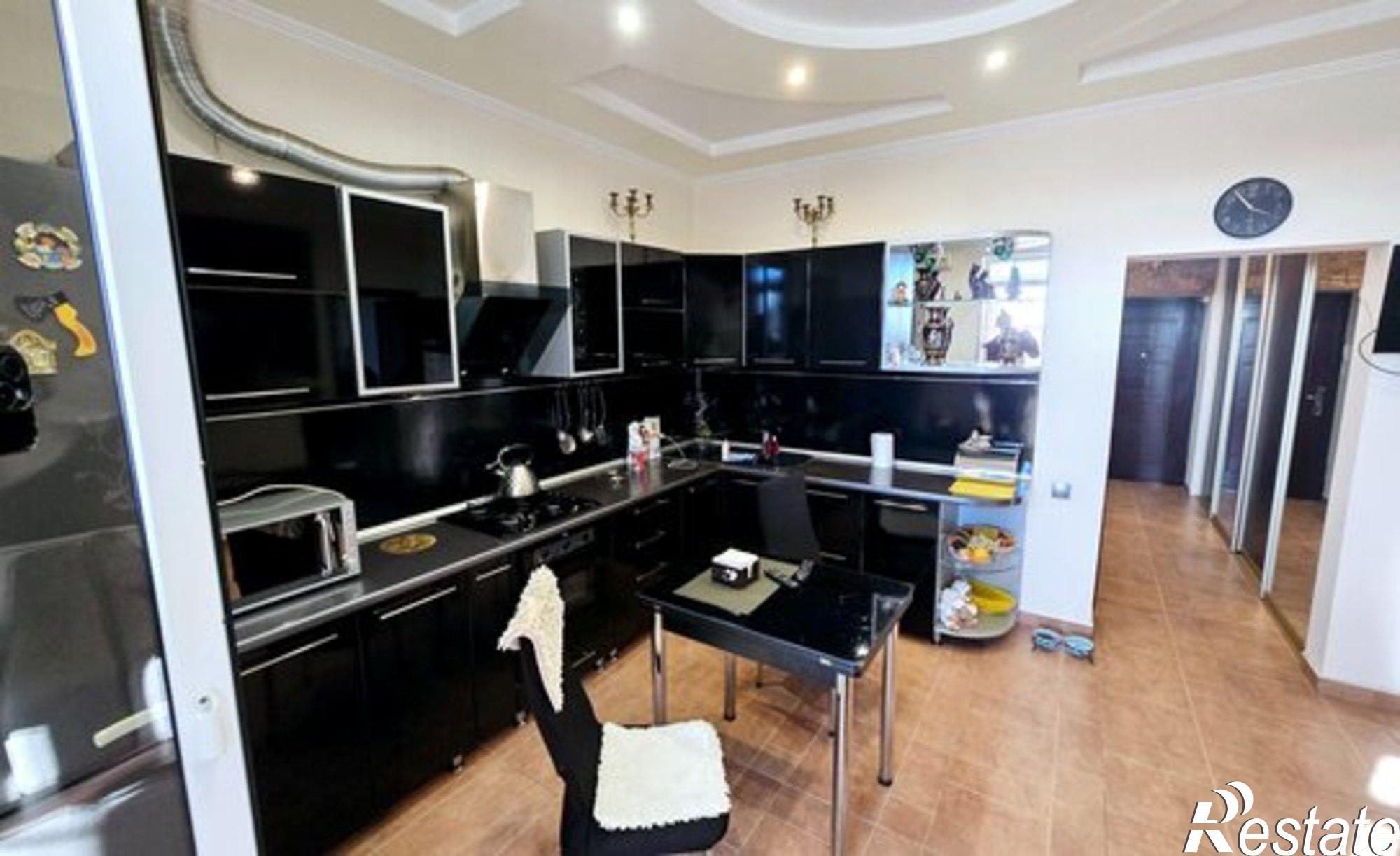 Купить квартиру за 13 000 000 рублей на Клубничная улица, 8А