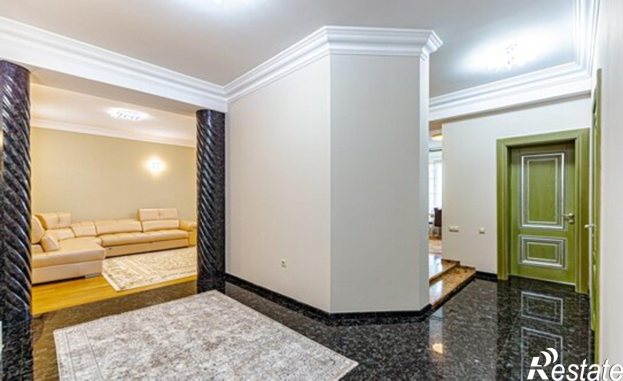 Купить квартиру за 53 000 000 рублей на Курортный пр-кт, 95А