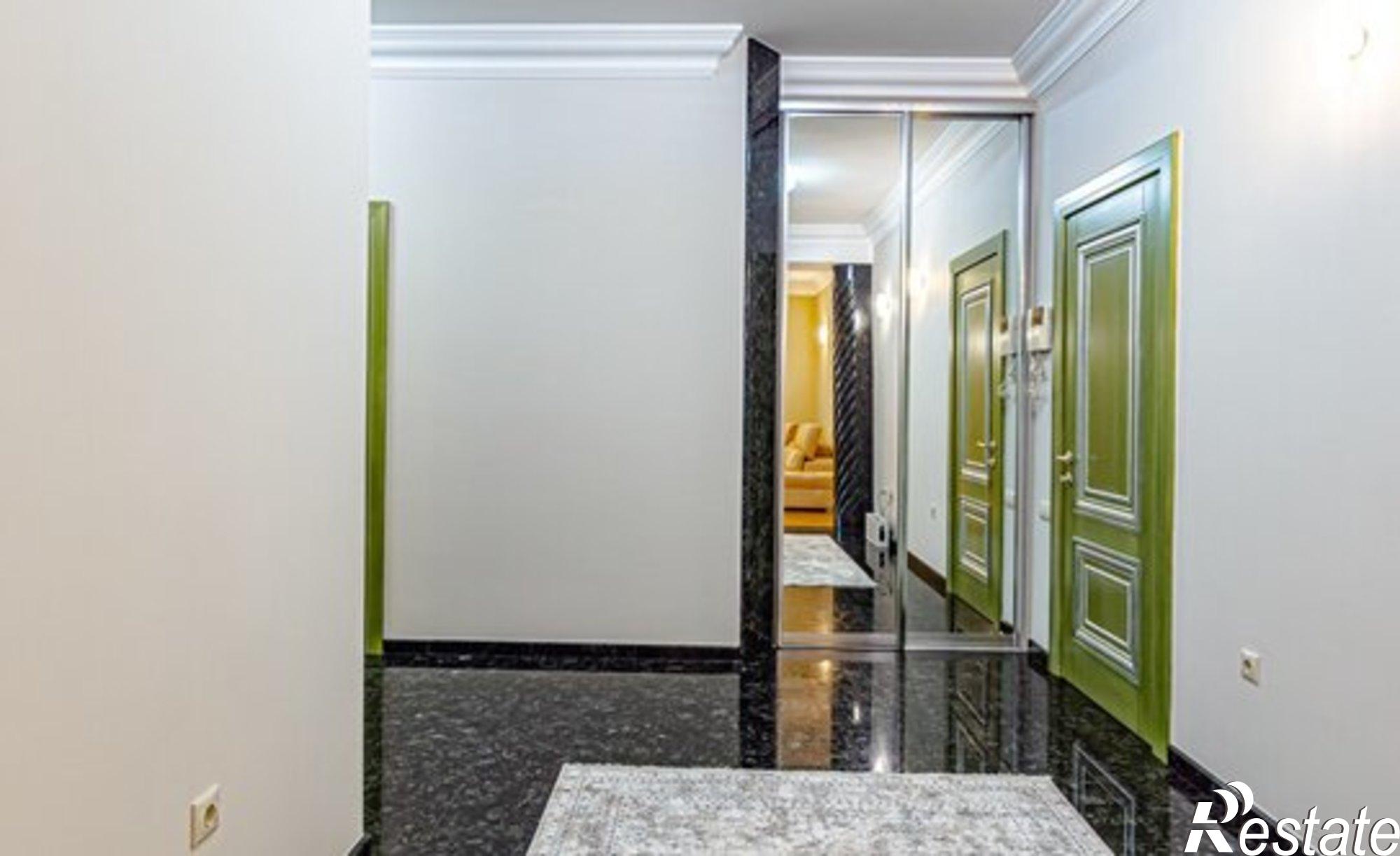 Купить квартиру за 53 000 000 рублей на Курортный пр-кт, 95А