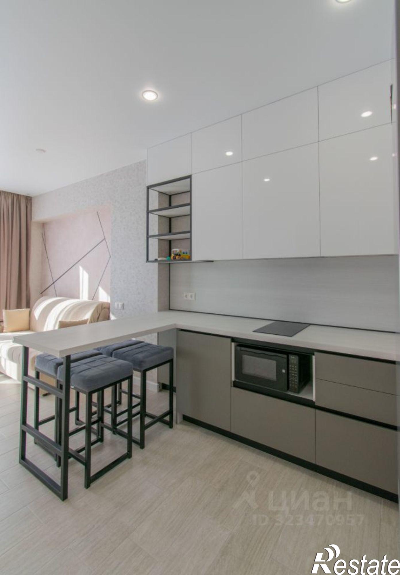 Сдать квартиру за 70 000 рублей на переулок Горького, 24