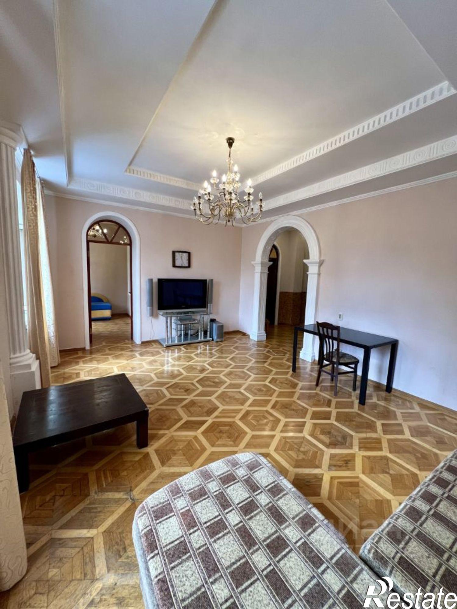 Сдать квартиру за 100 000 рублей на улица Воровского, 4