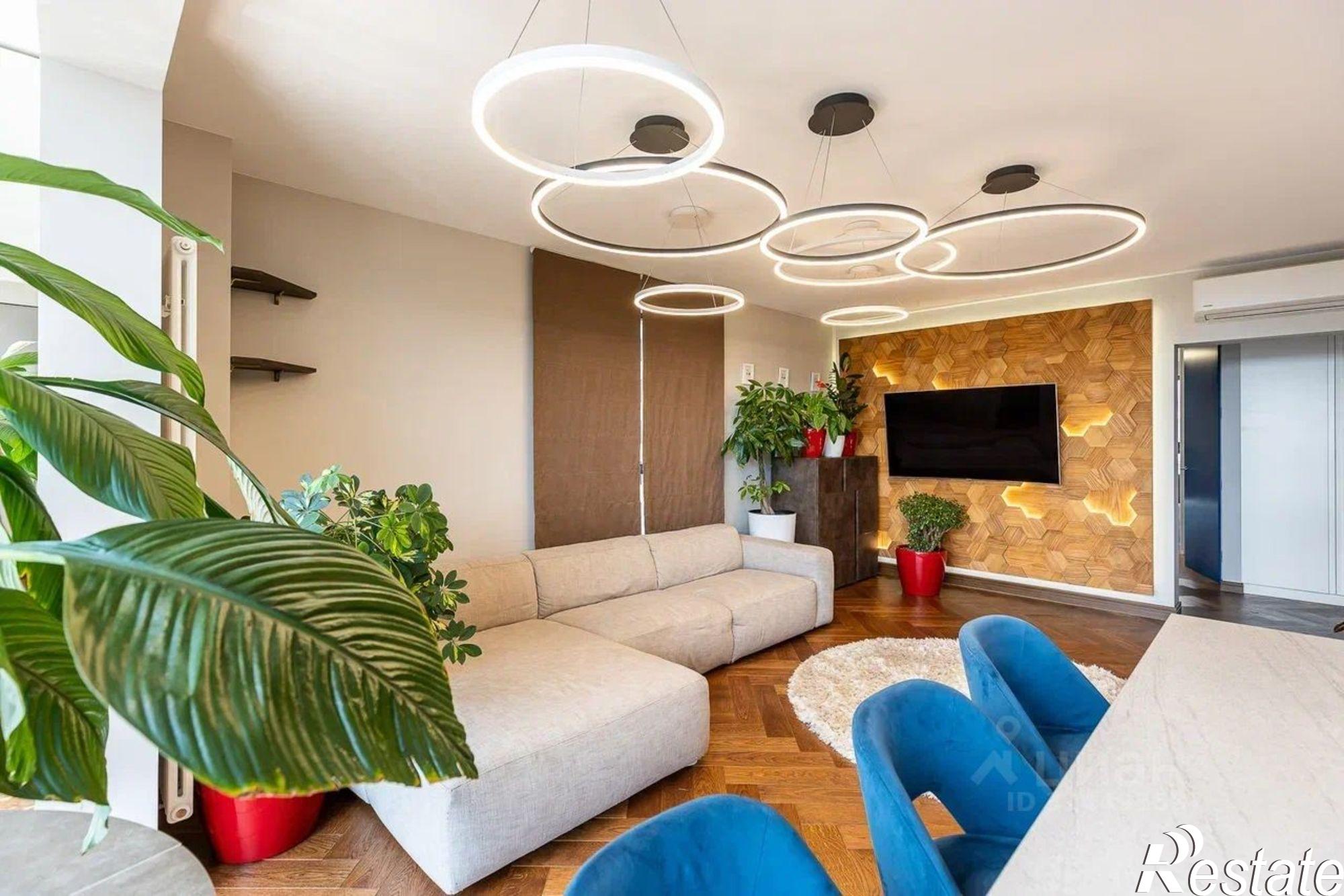 Купить квартиру за 25 000 000 рублей на улица Роз, 32А